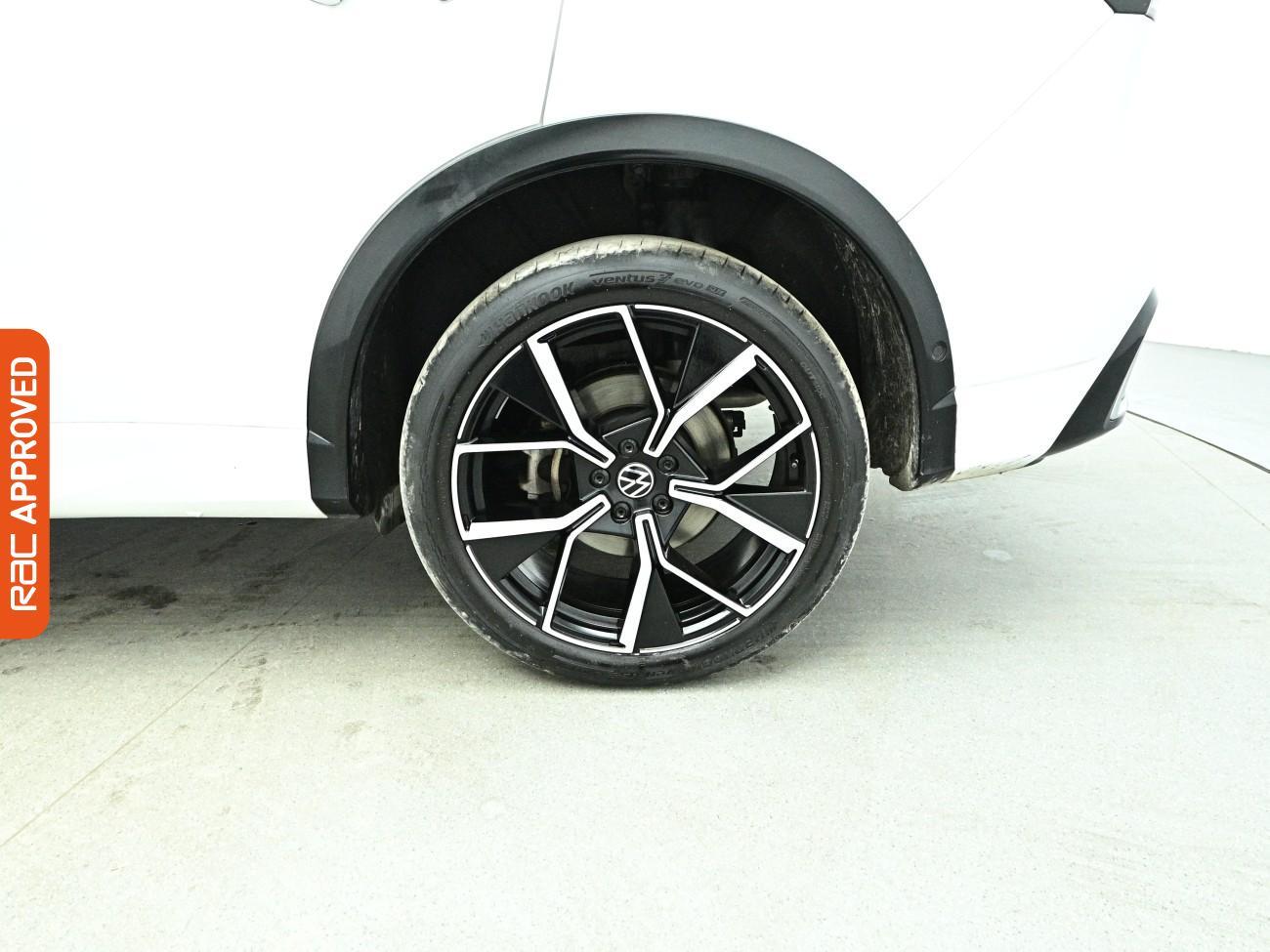 Volkswagen Tiguan view 14