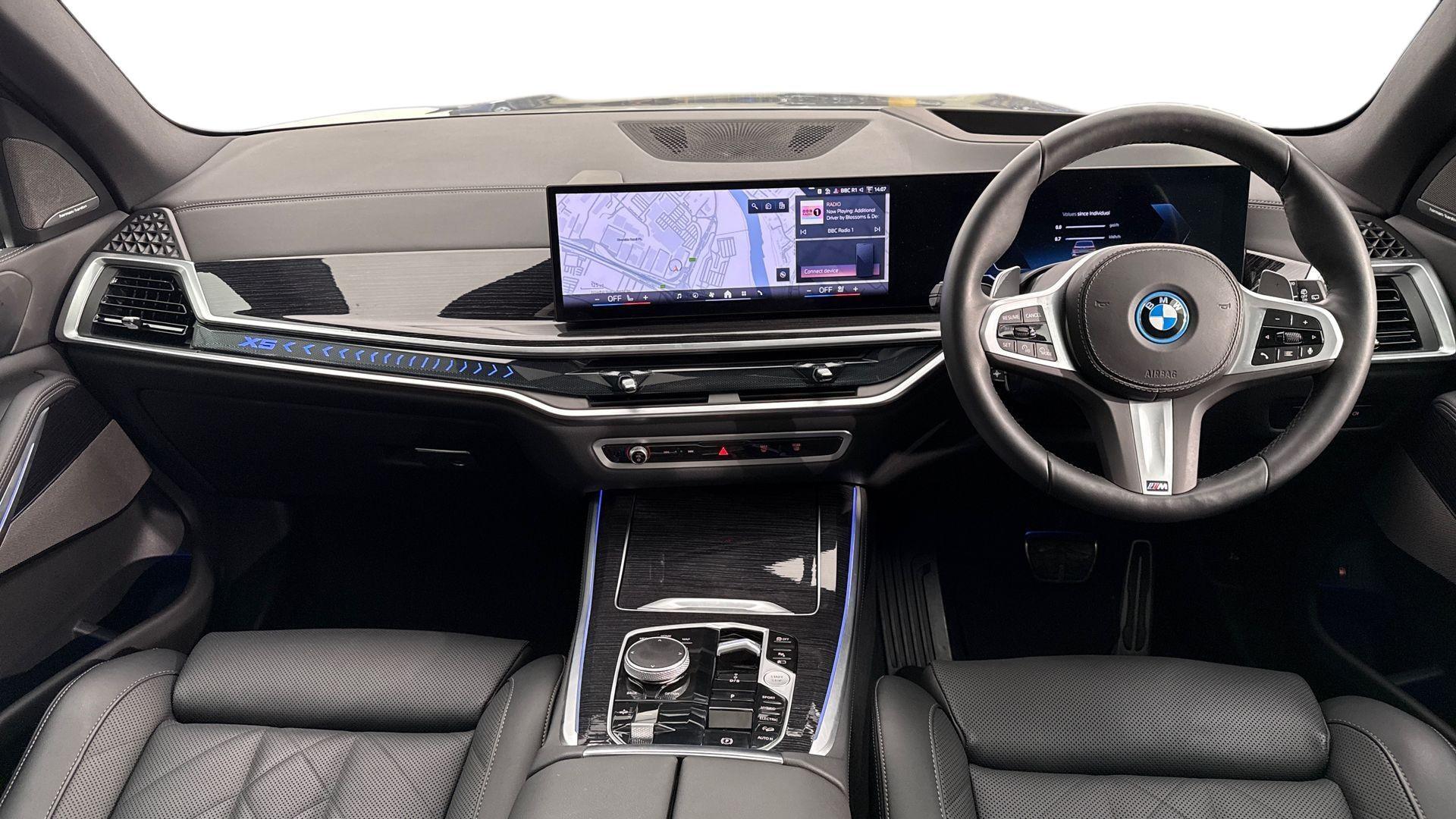 BMW X5 view 4