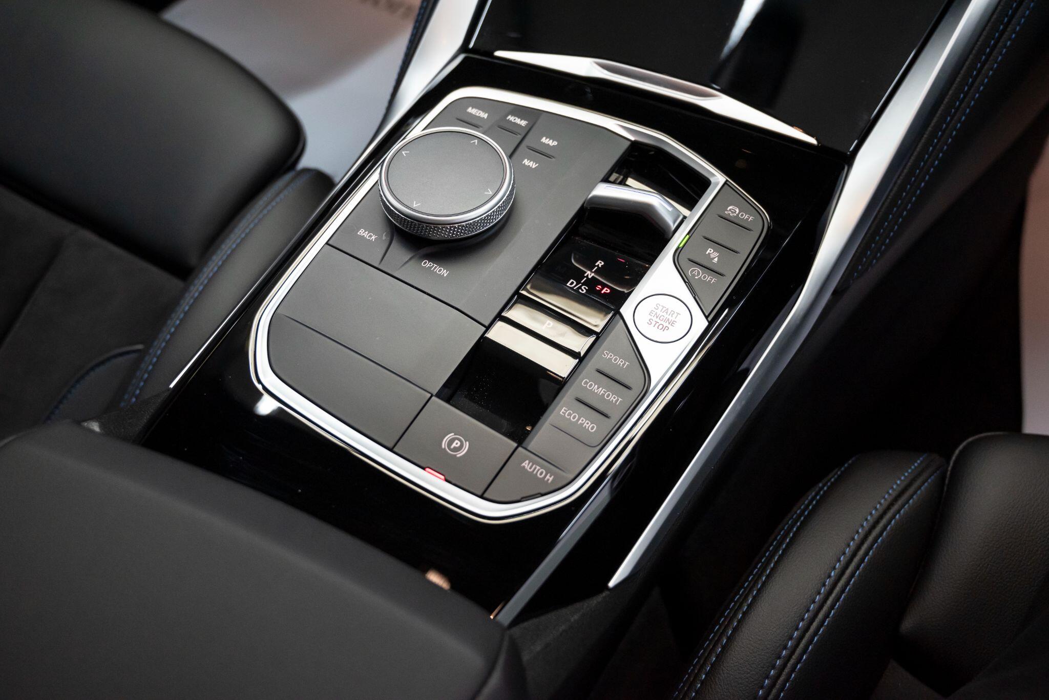 BMW 2 Series view 19