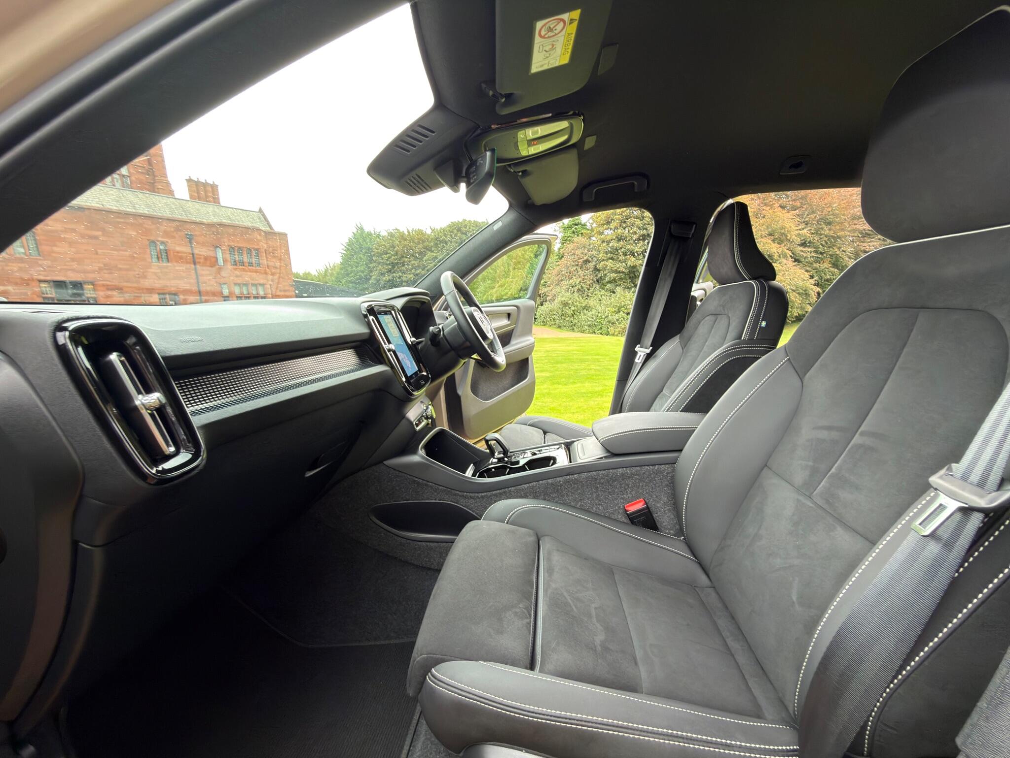 Volvo XC40 view 26