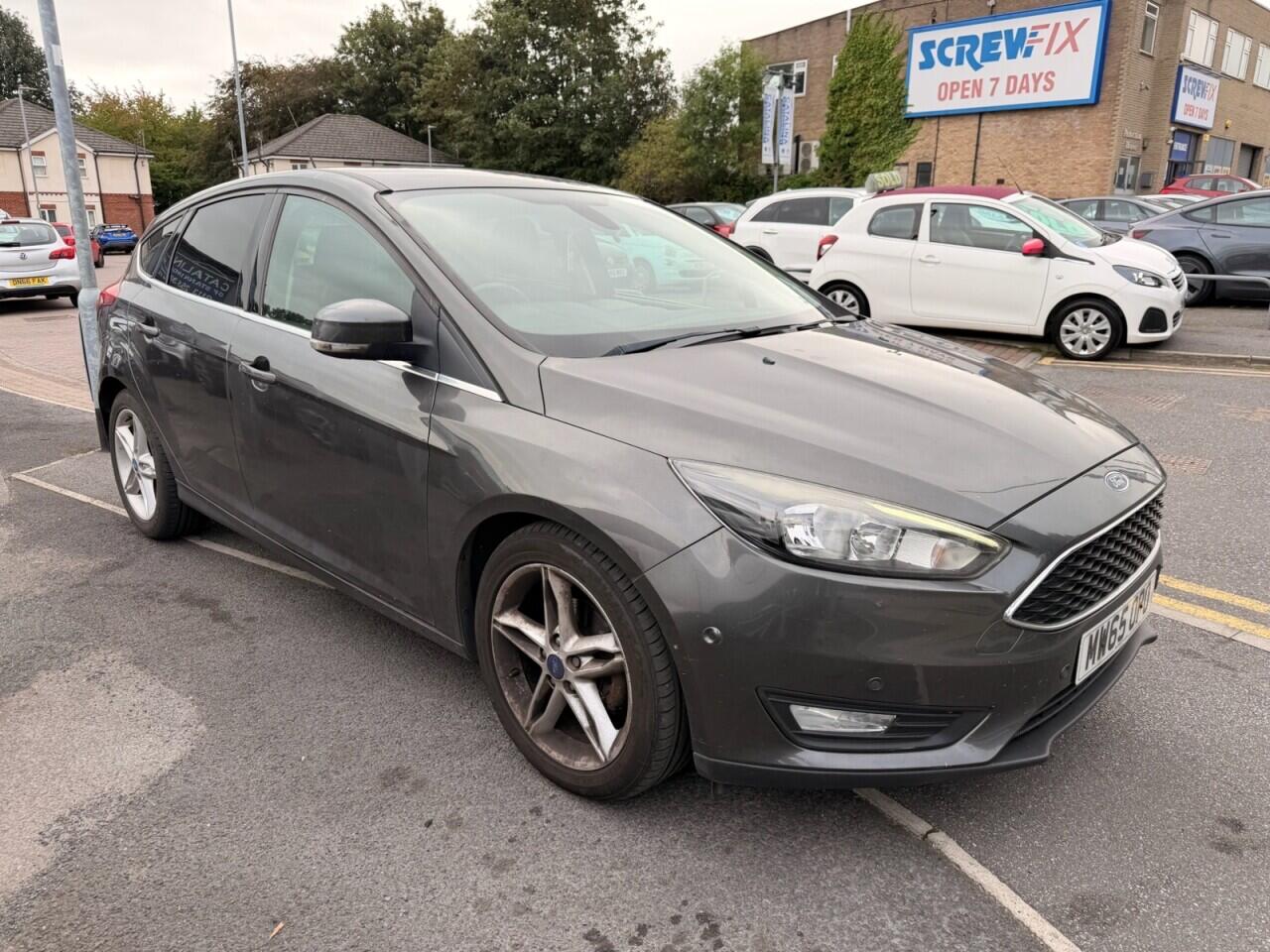 Ford Focus view 3