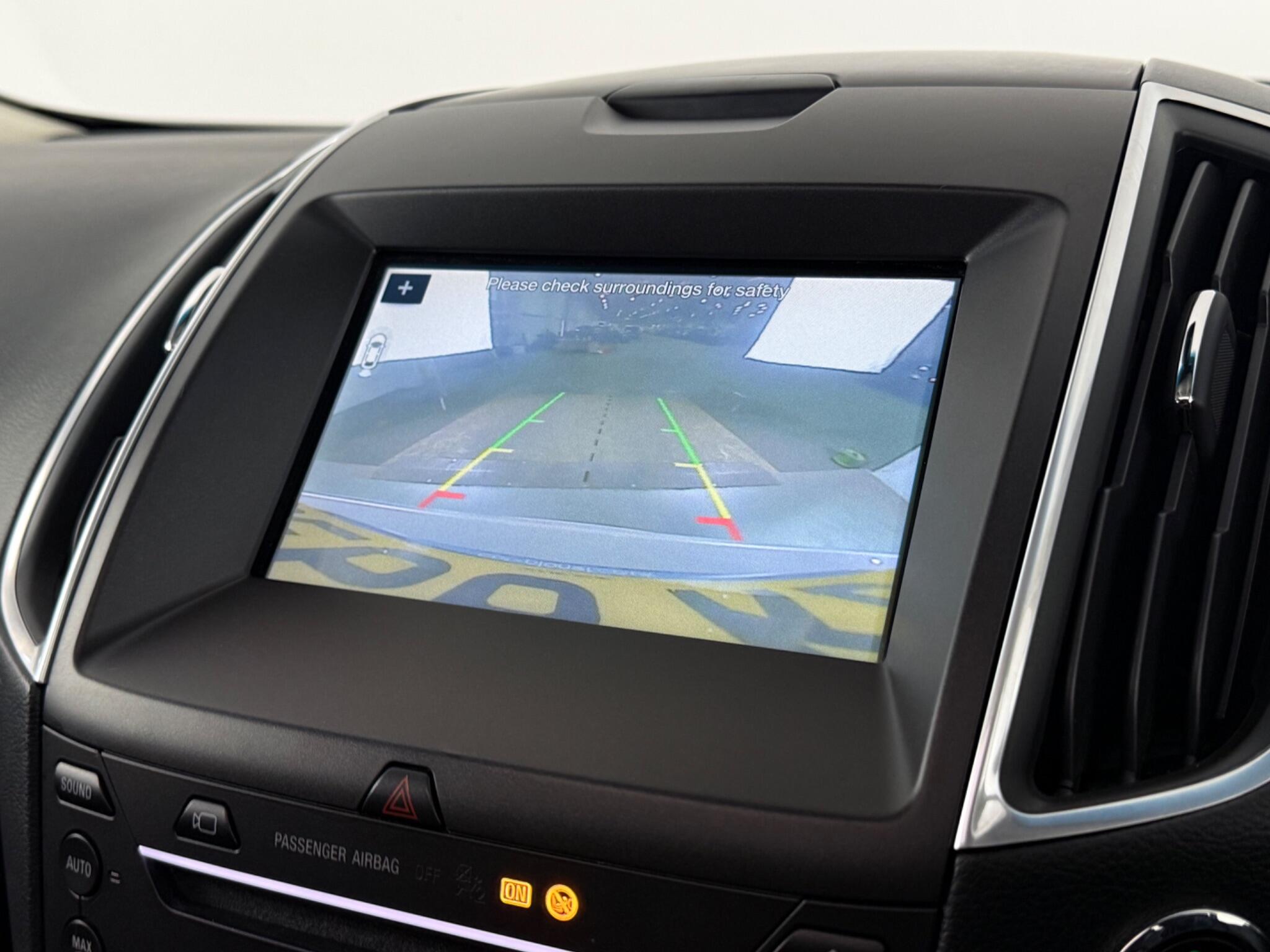Ford Edge view 28