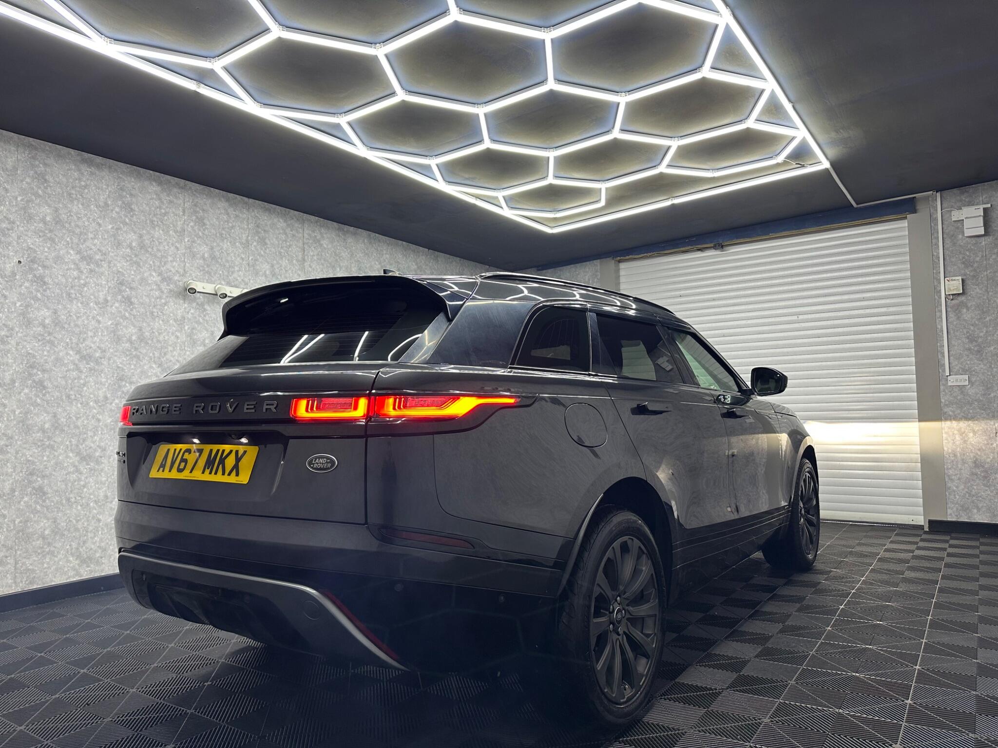 Land Rover Range Rover Velar view 6