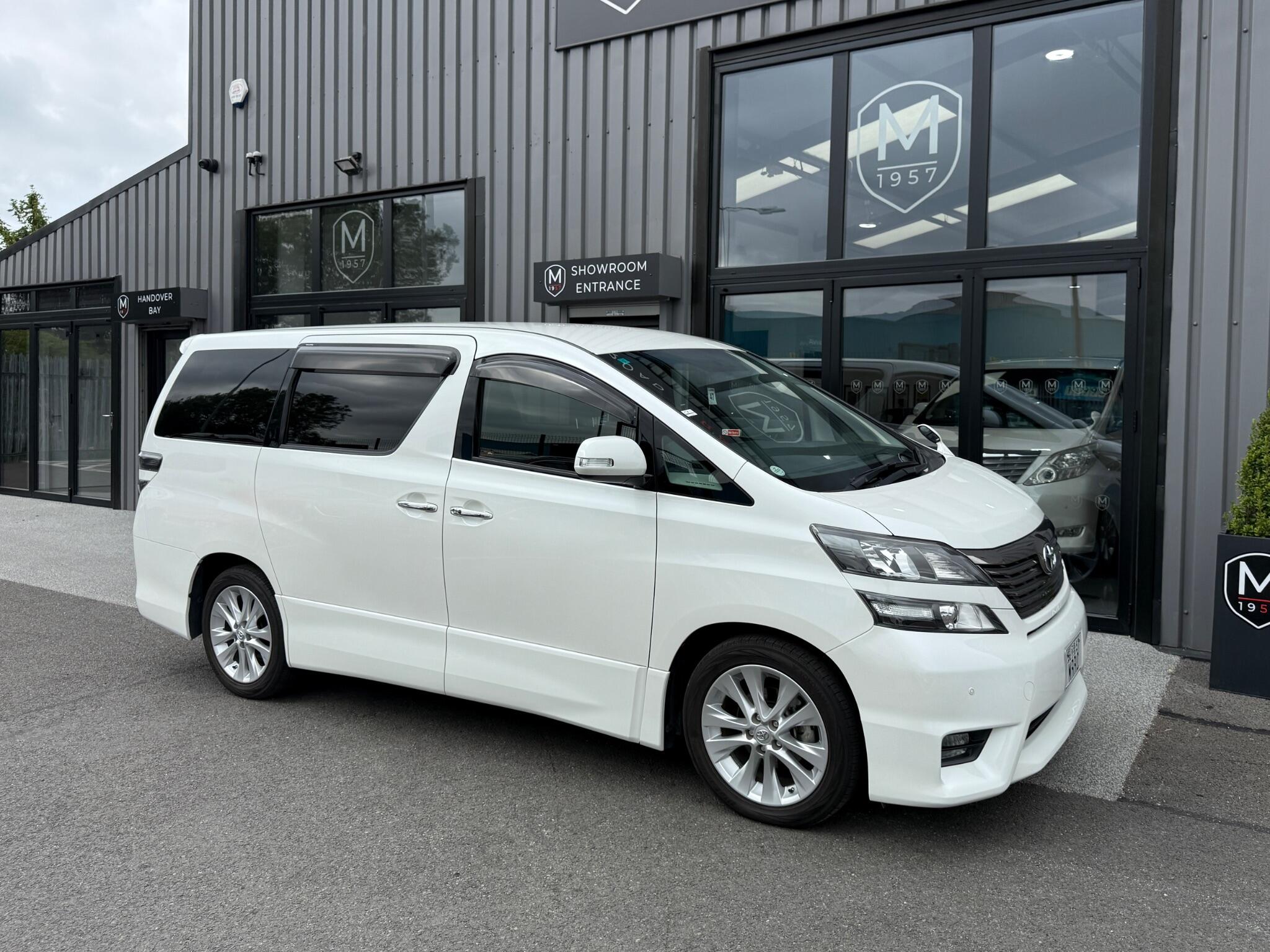 Toyota Vellfire view 17