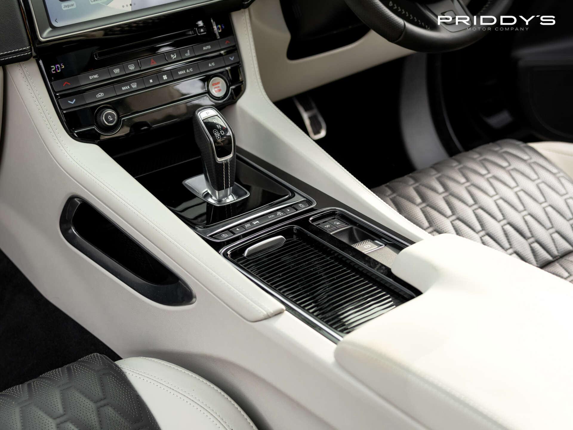 Jaguar F-Pace view 20