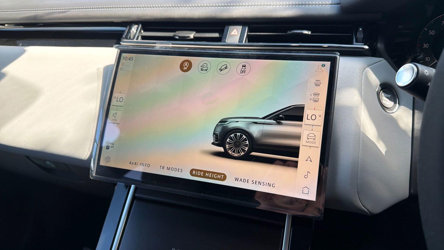 Land Rover Range Rover Velar view 36