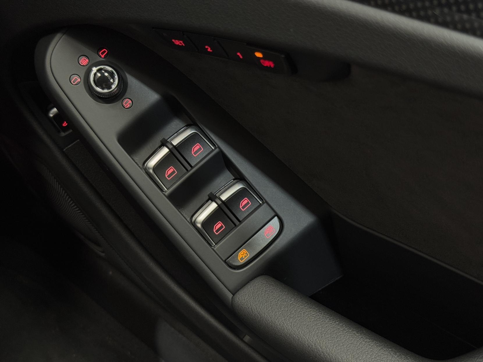 Audi S4 Avant view 42