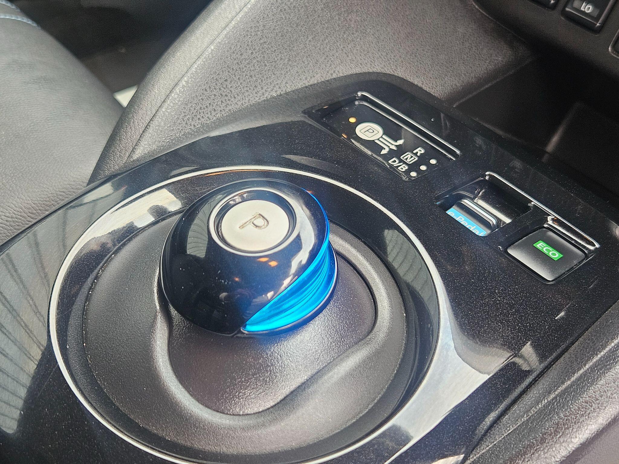 2022 Nissan Leaf image 35