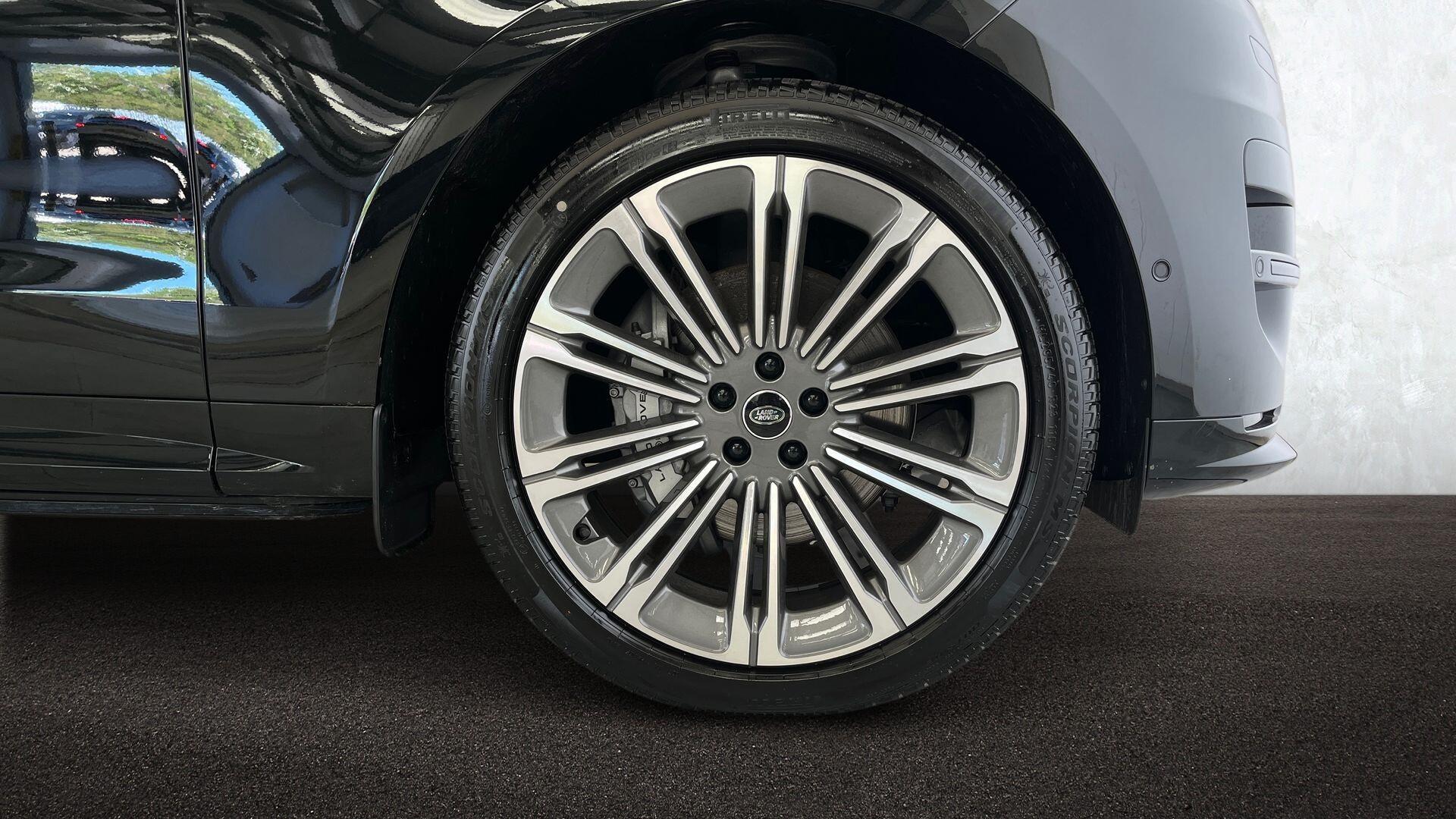Land Rover Range Rover Sport view 8
