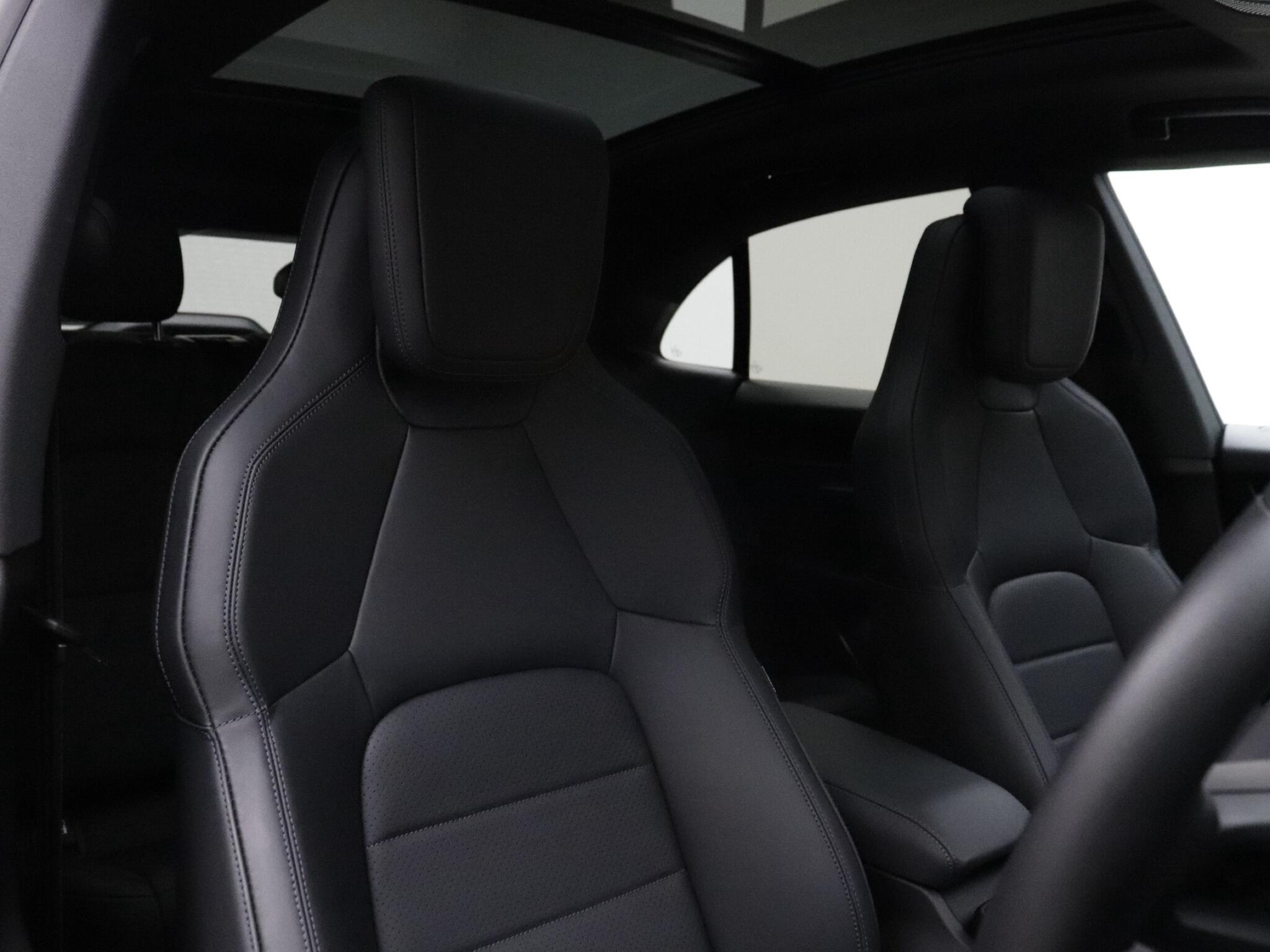 Porsche Macan view 29