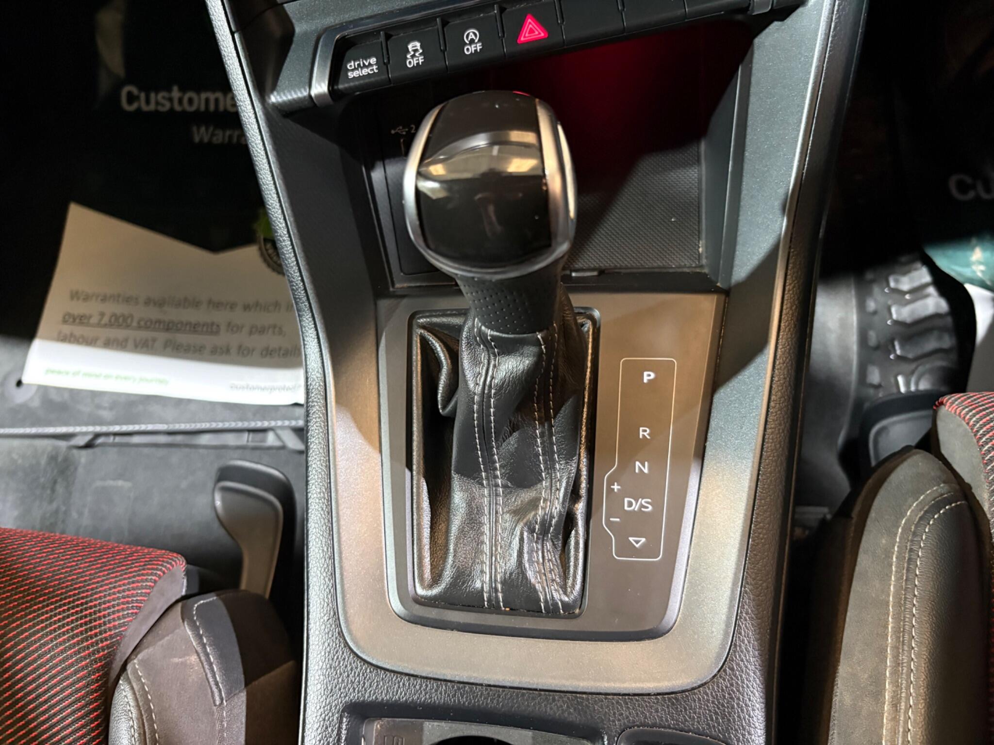 Audi Q3 view 18
