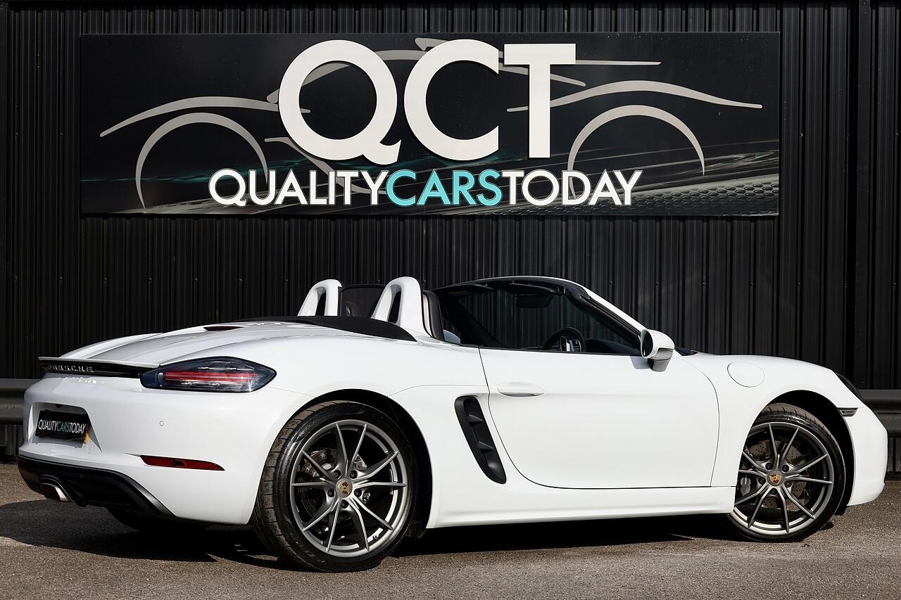 Porsche 718 Boxster view 8
