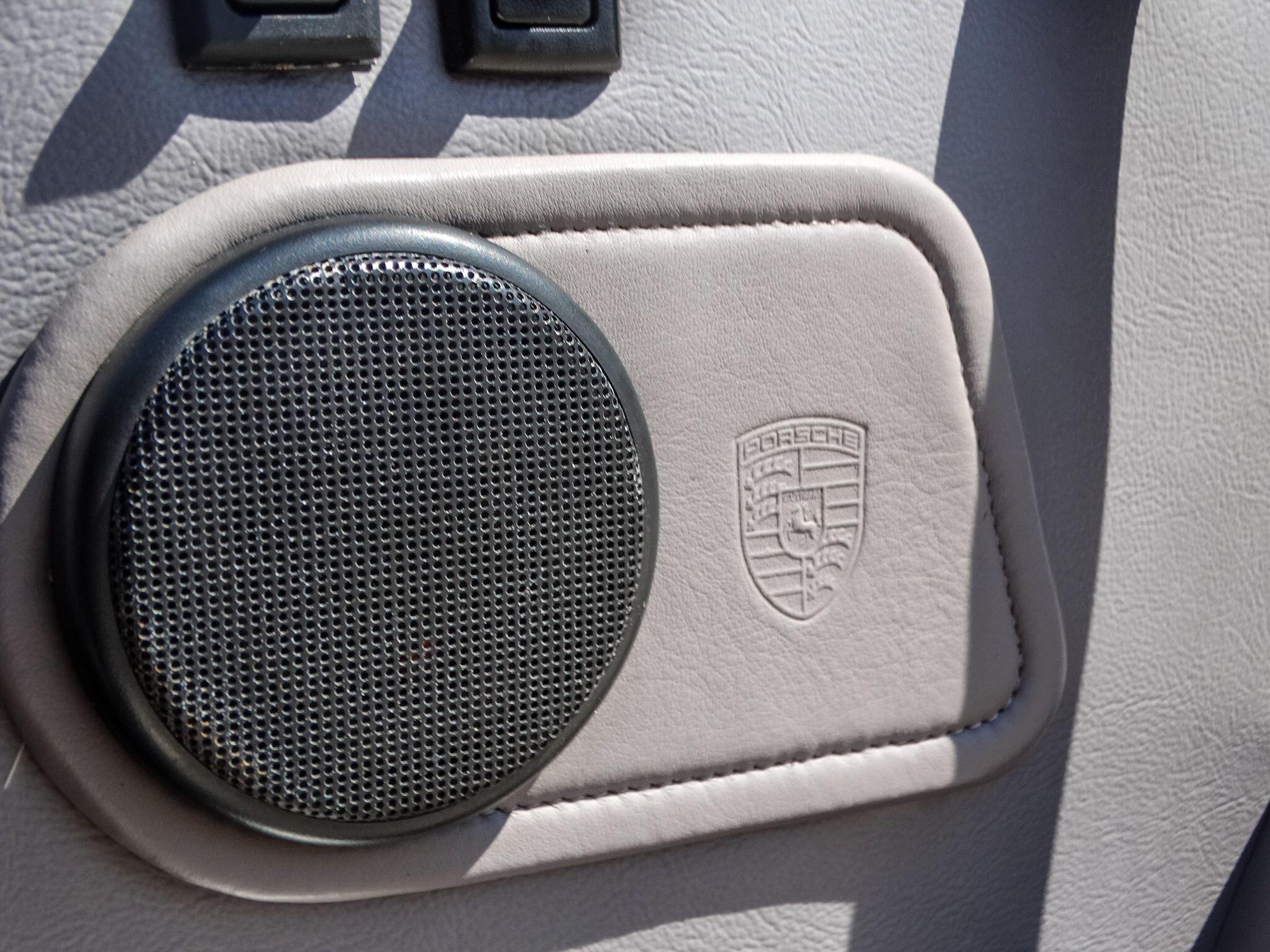 Porsche 911 view 22