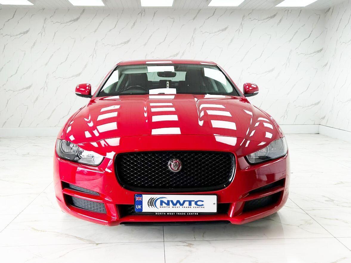 Jaguar Xe view 4