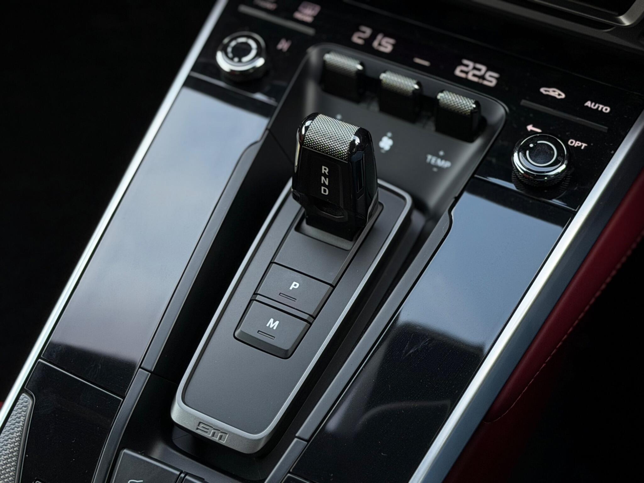 Porsche 911 view 23