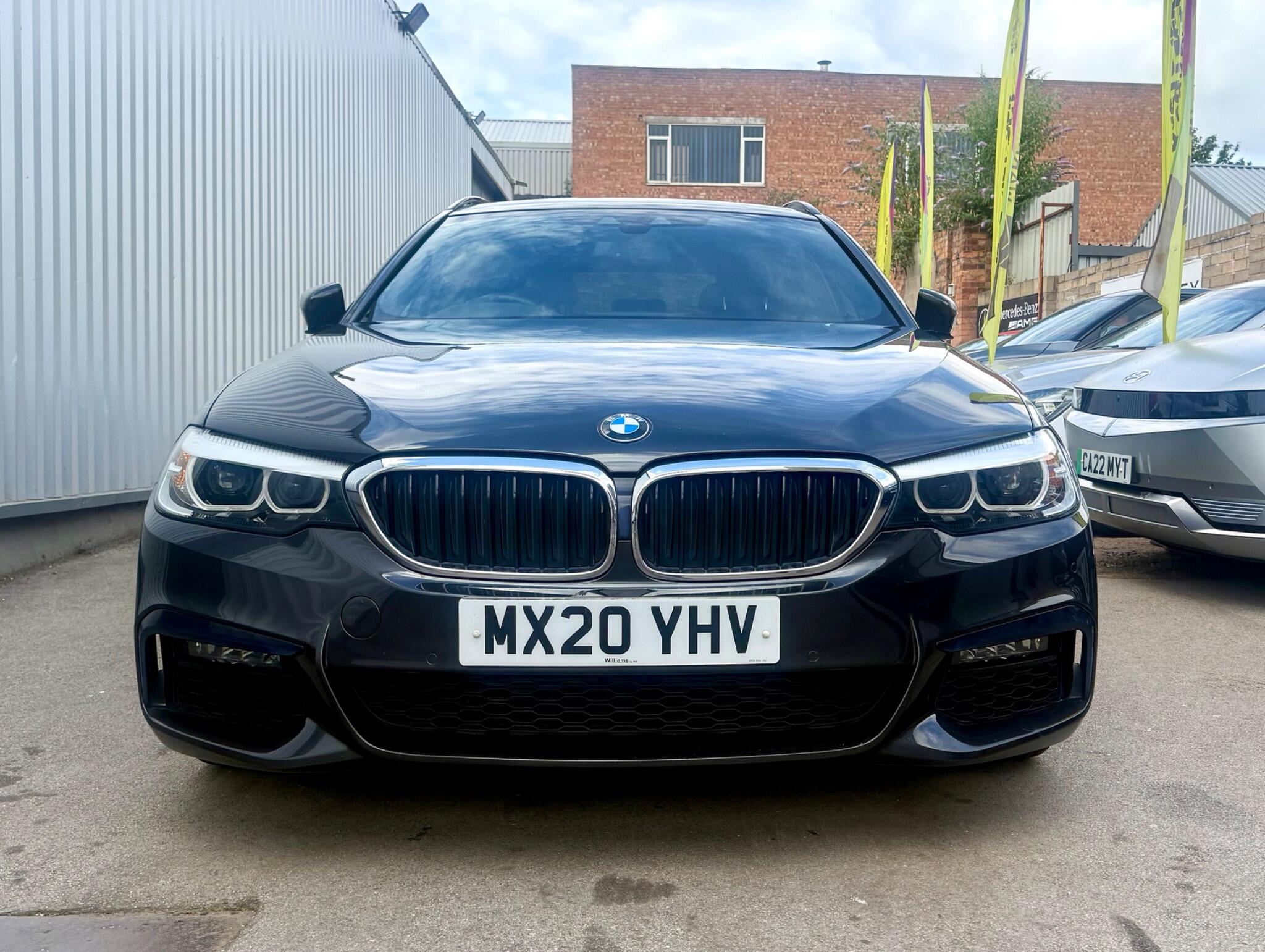 BMW 5 Series view 4