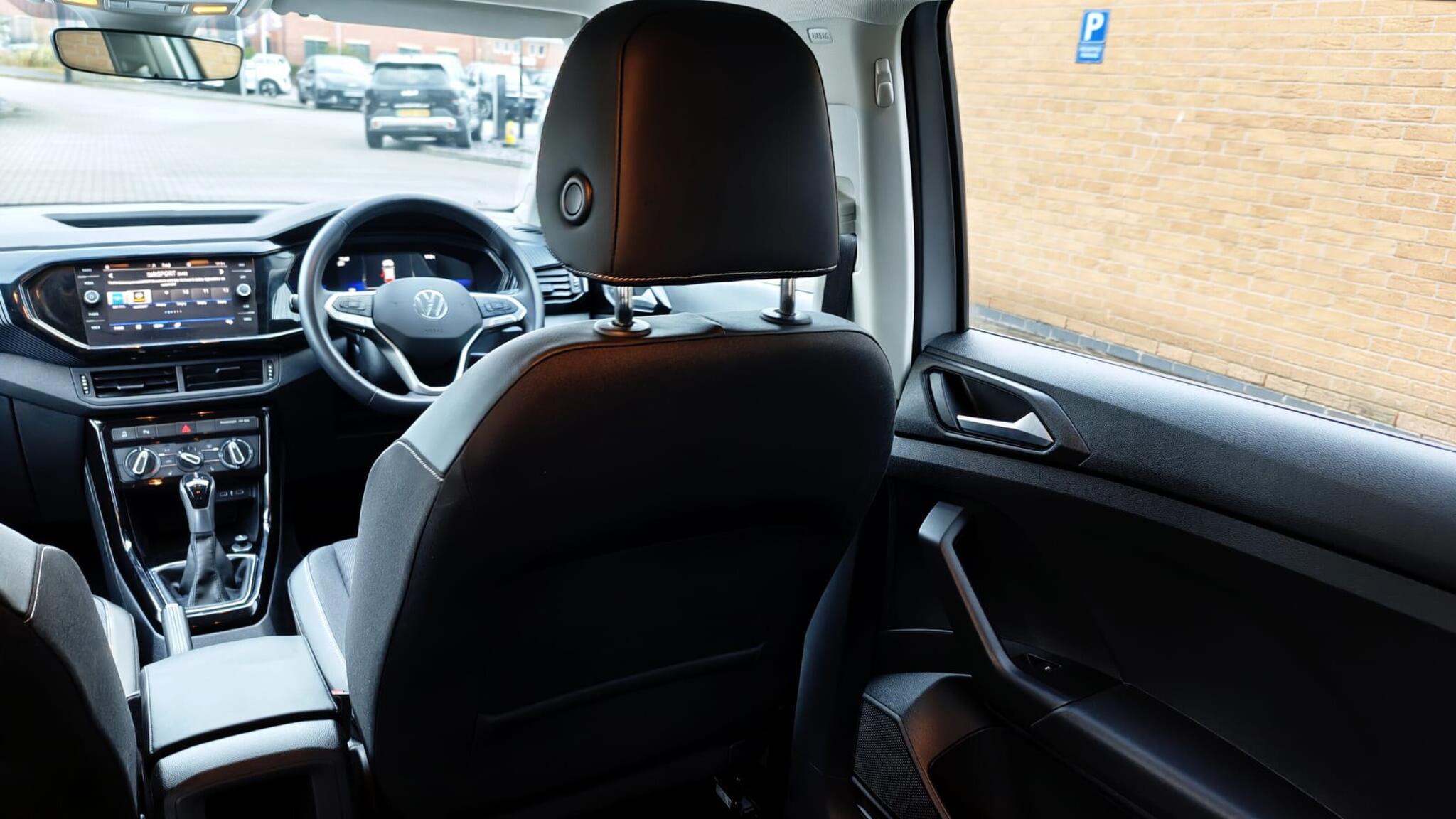 Volkswagen T-Cross view 21