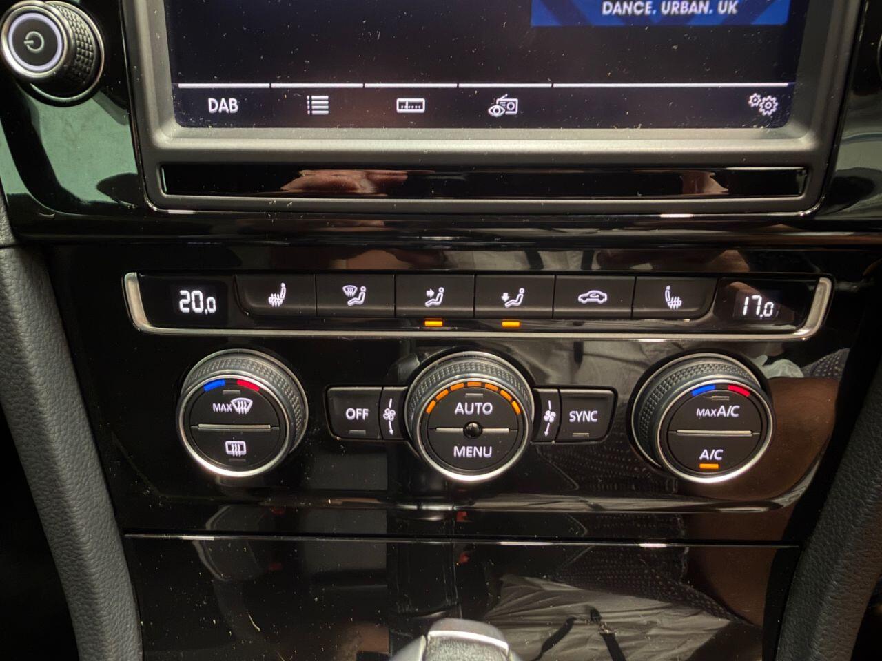Volkswagen Golf view 45
