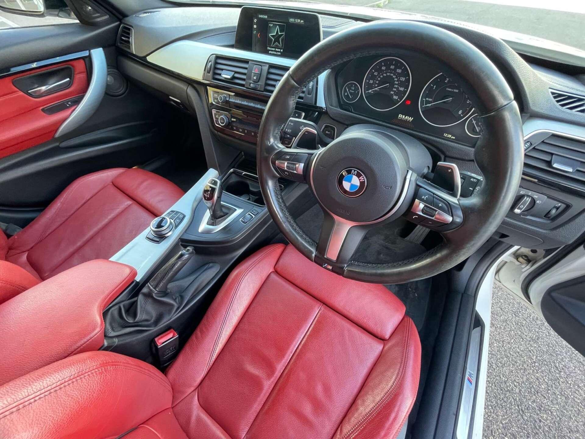 BMW 3 Series view 25