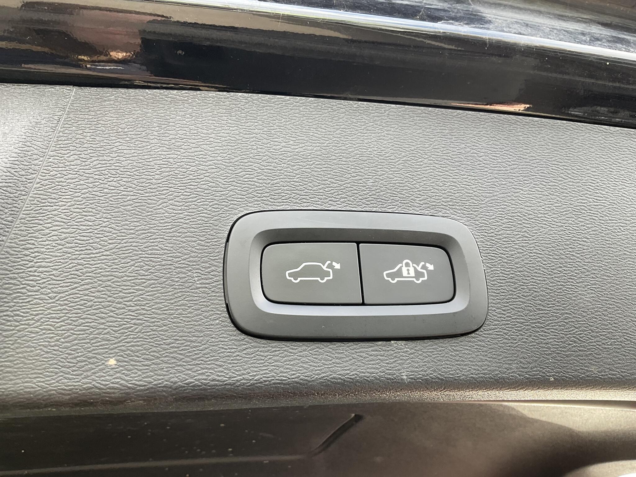 Volvo XC40 view 27