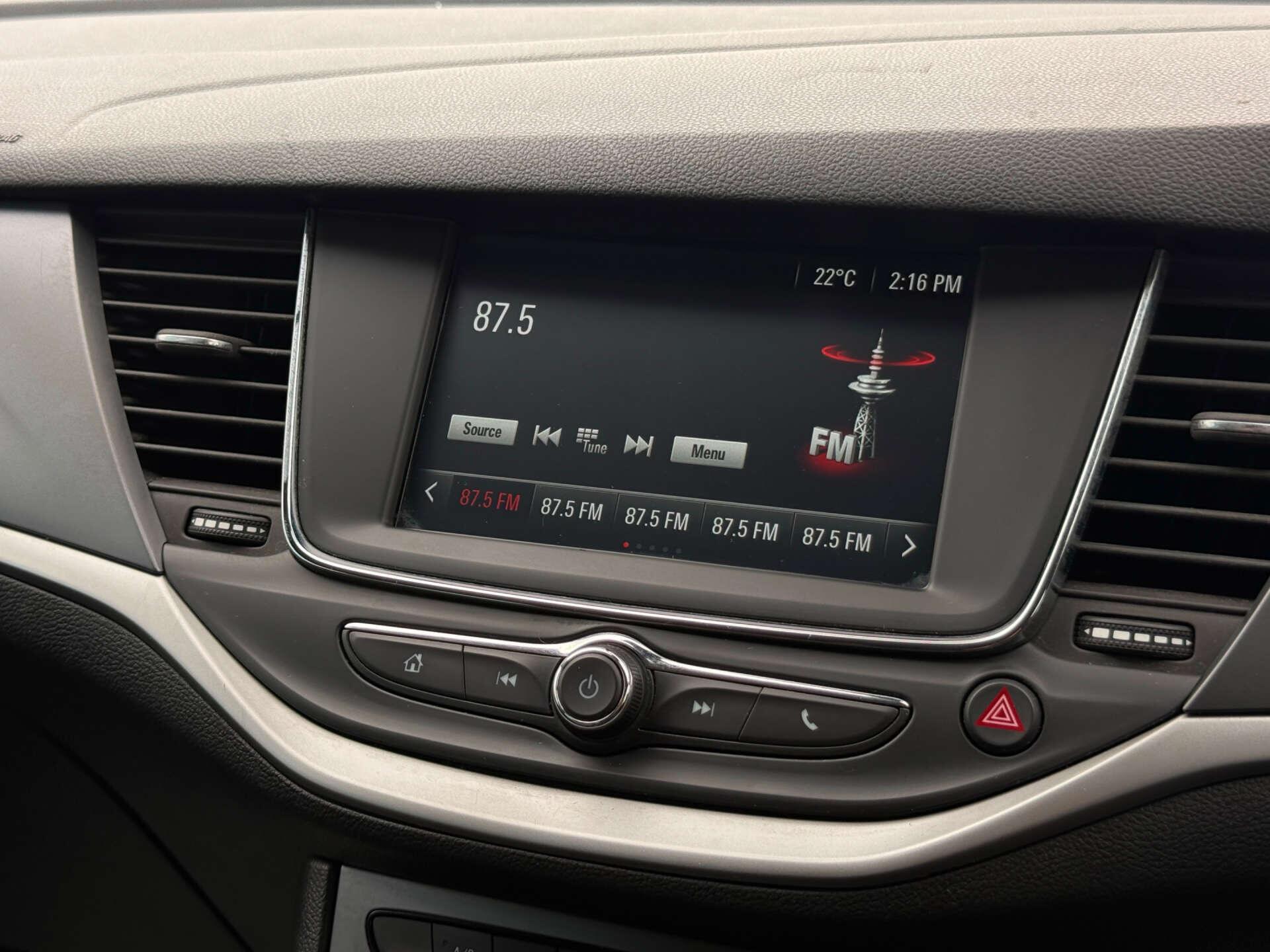 Vauxhall Astra view 75