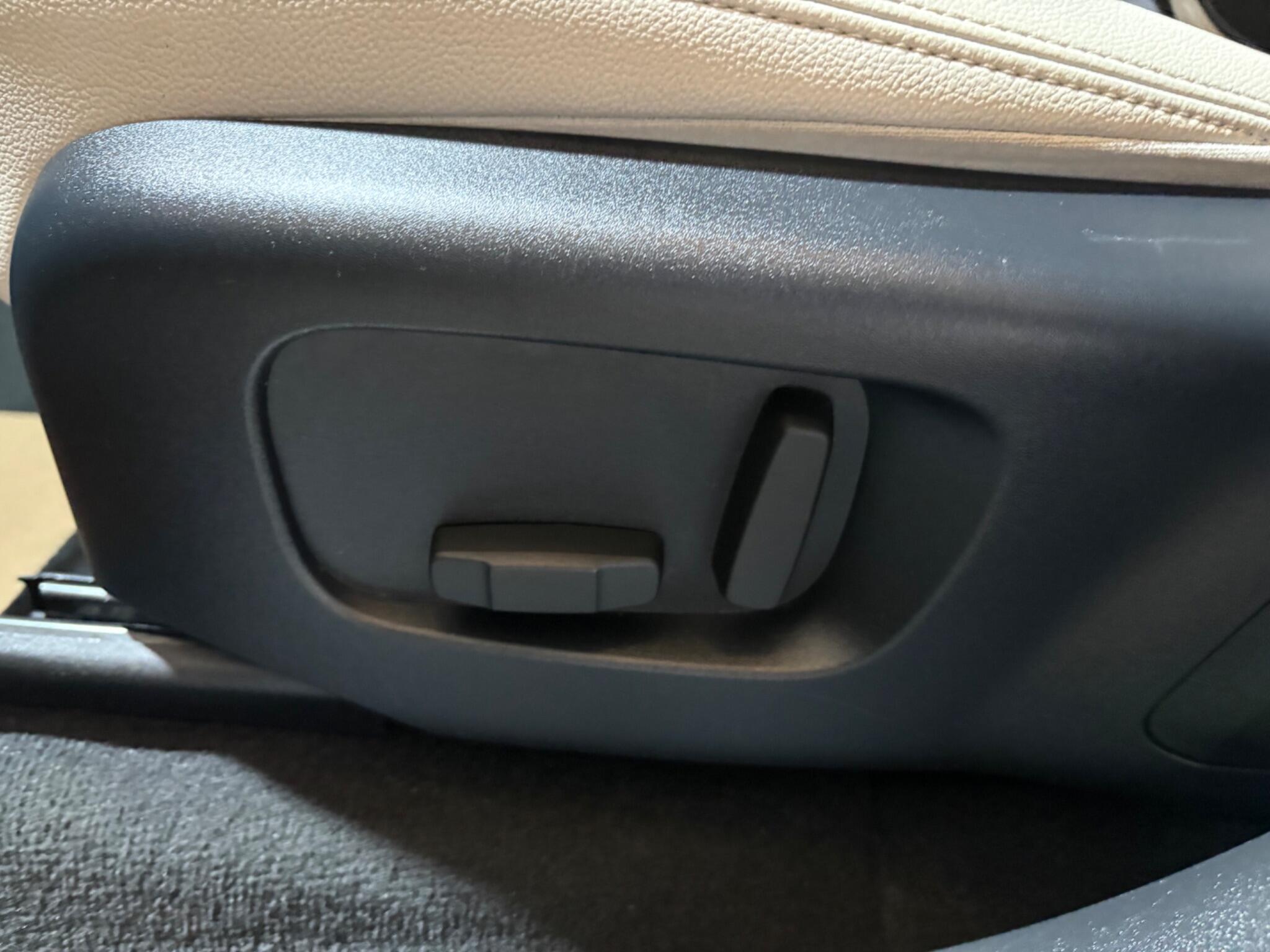 Land Rover Range Rover Velar view 67