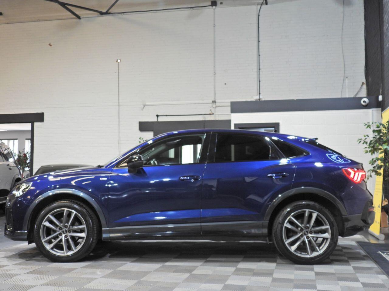 Audi Q3 view 13