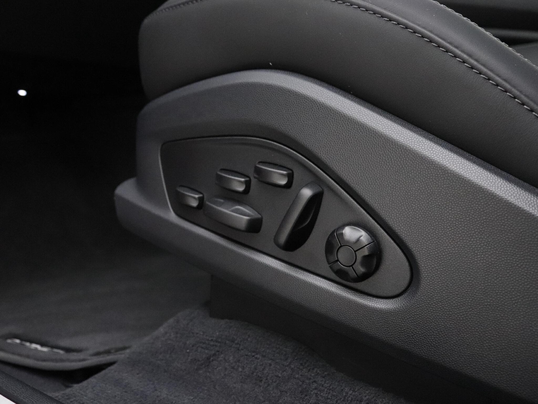 Porsche Macan view 30