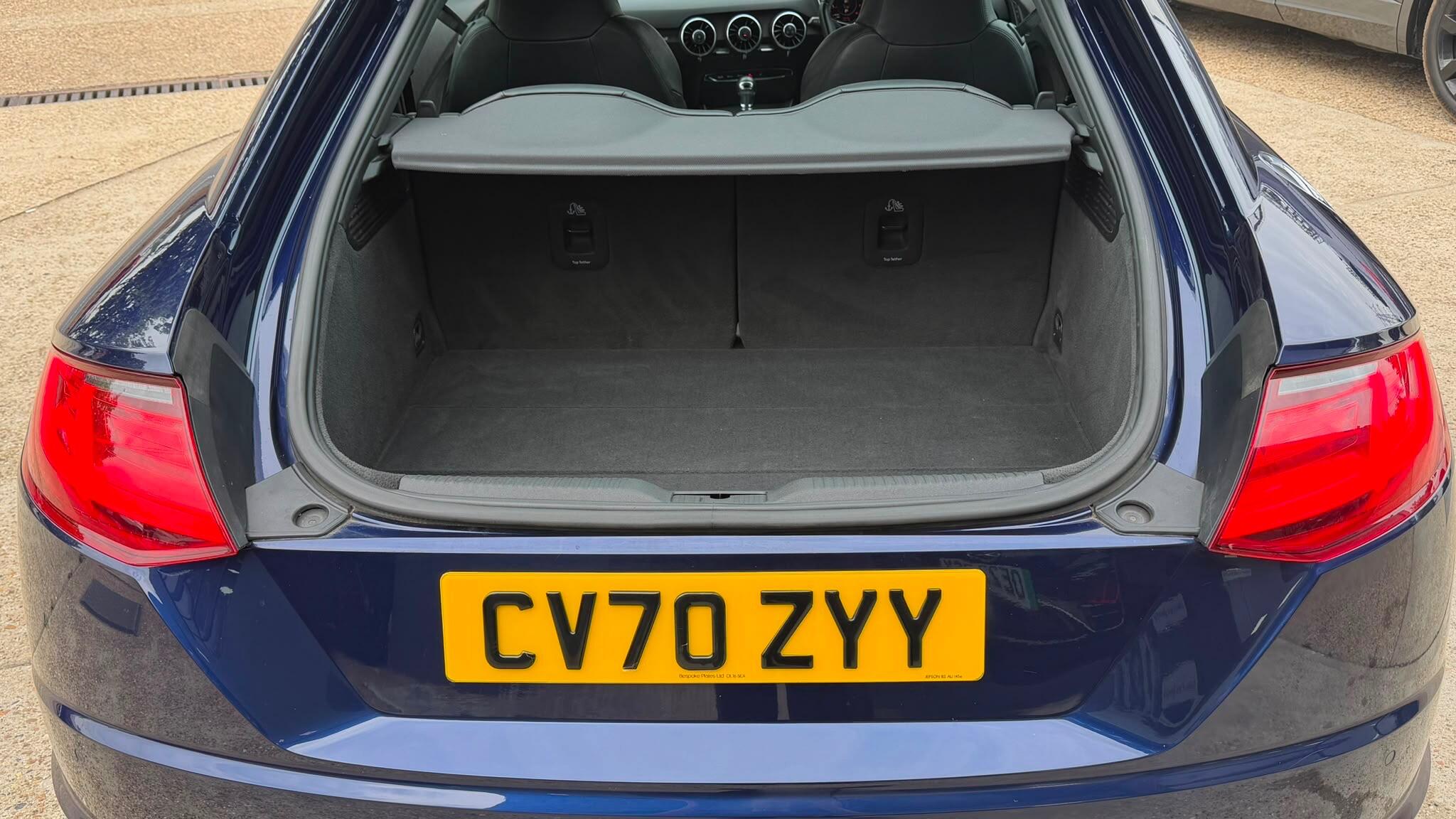 Audi TT view 22