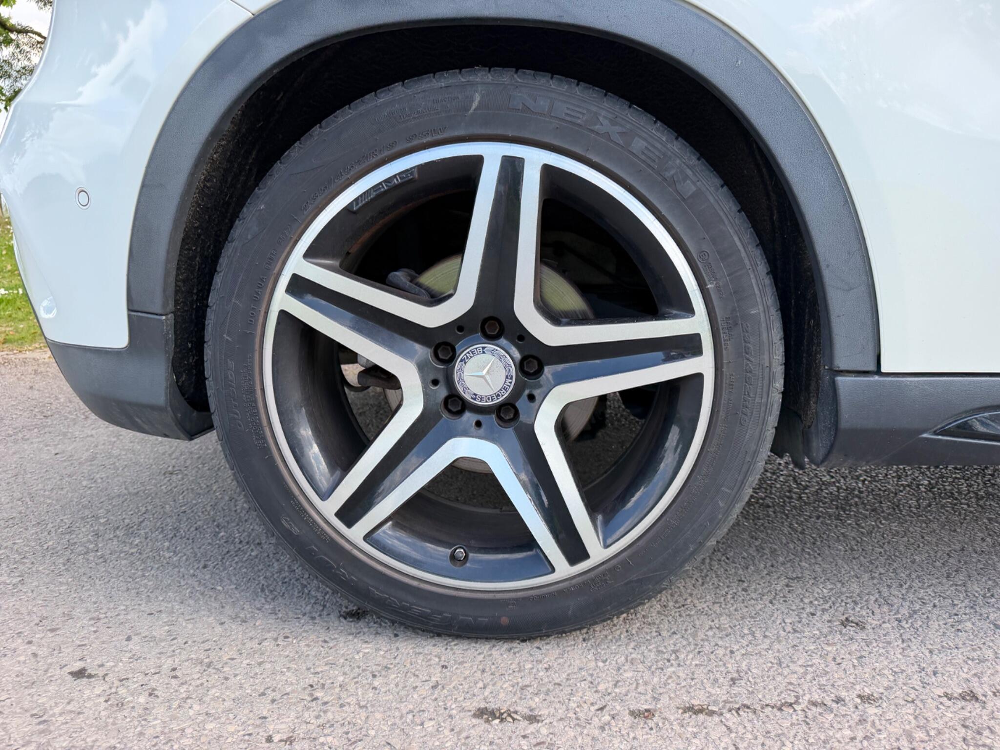 Mercedes-Benz Gla view 38