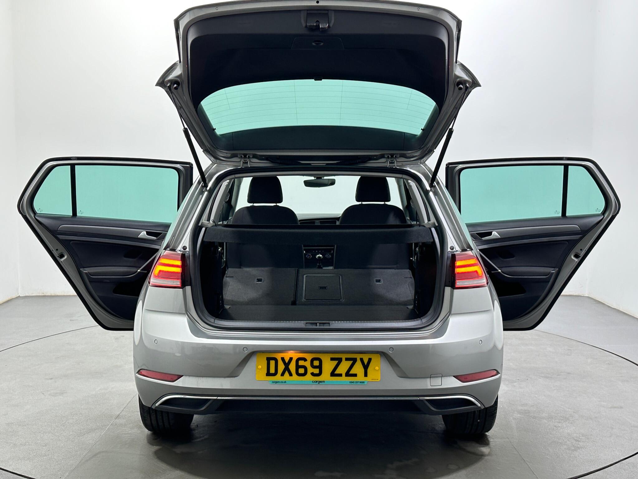 Volkswagen Golf view 44