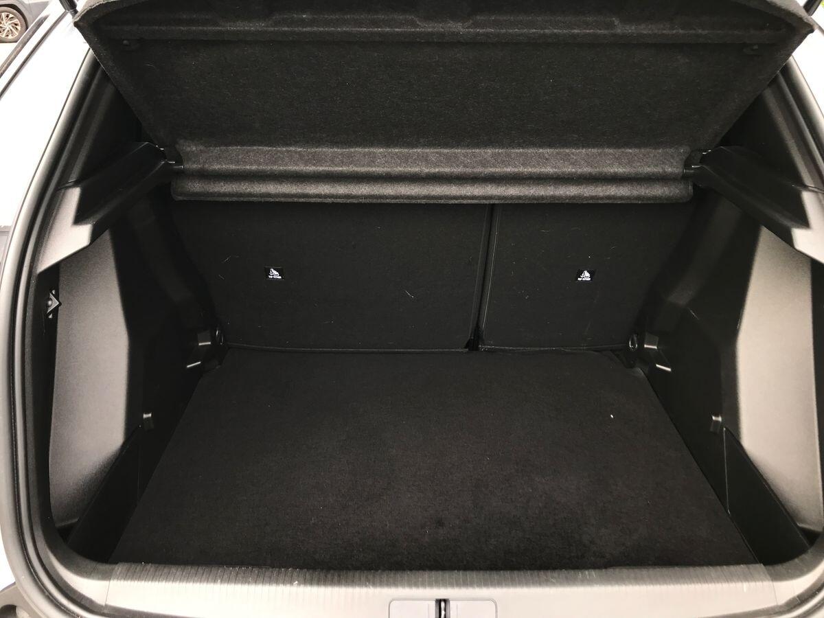 Peugeot 2008 view 8
