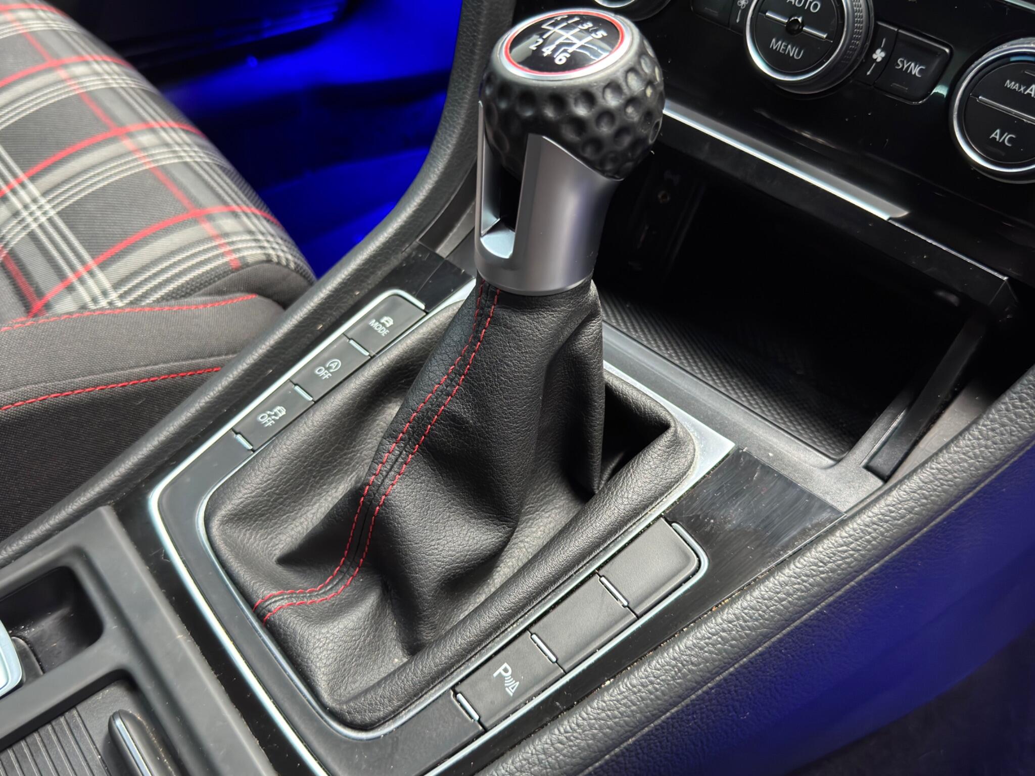 Volkswagen Golf view 20