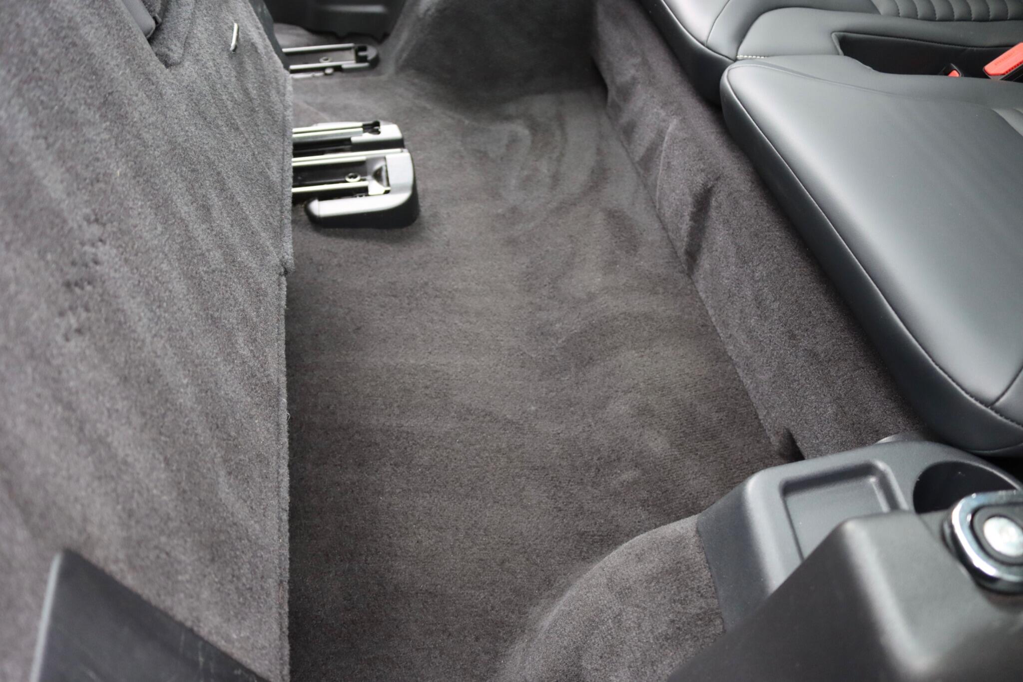 Land Rover Discovery view 19