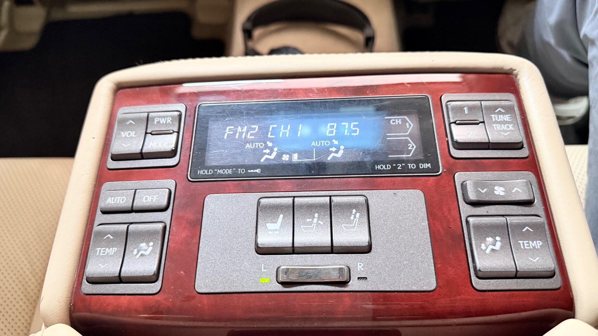 Lexus LS view 9