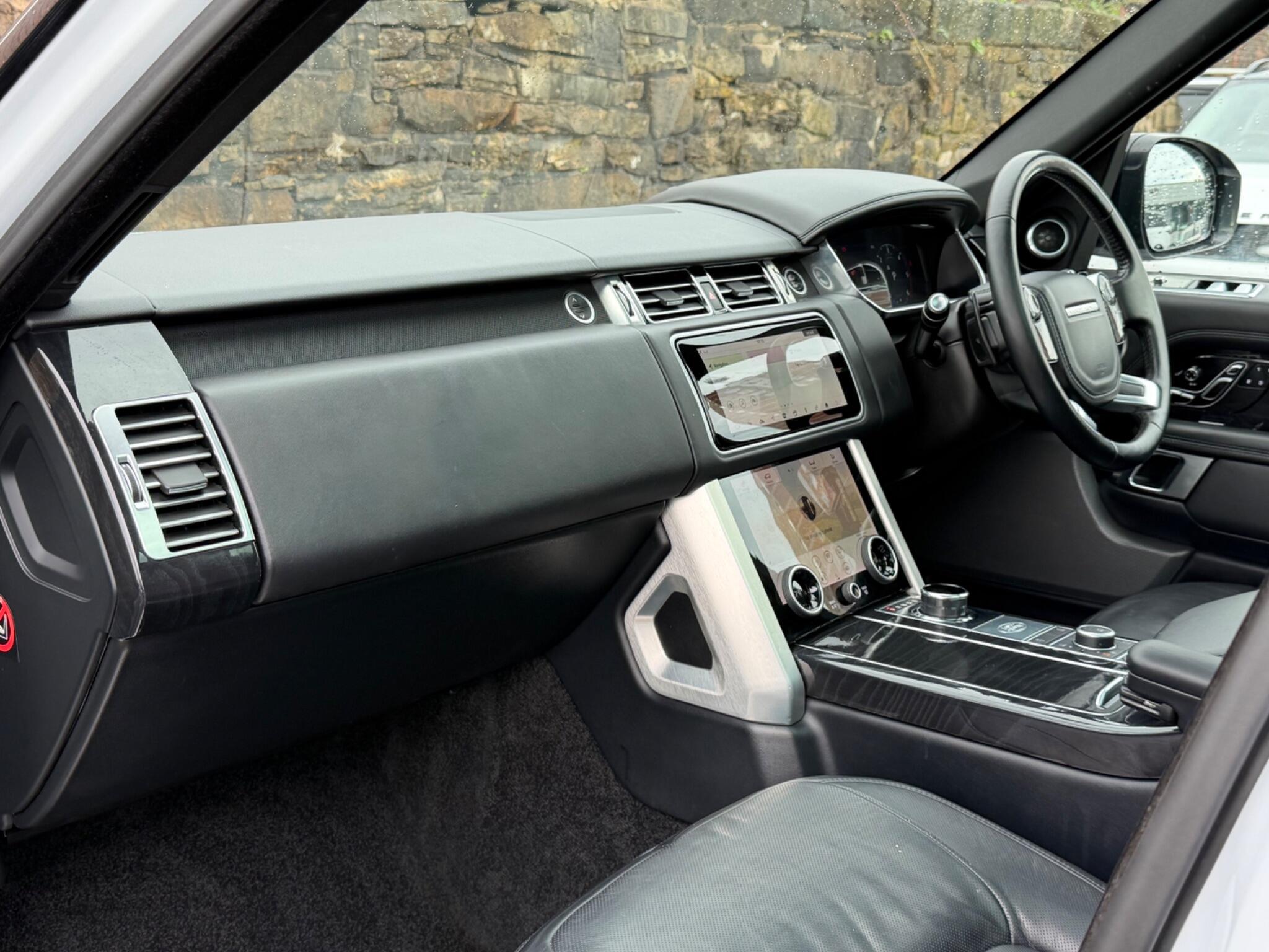 Land Rover Range Rover view 15