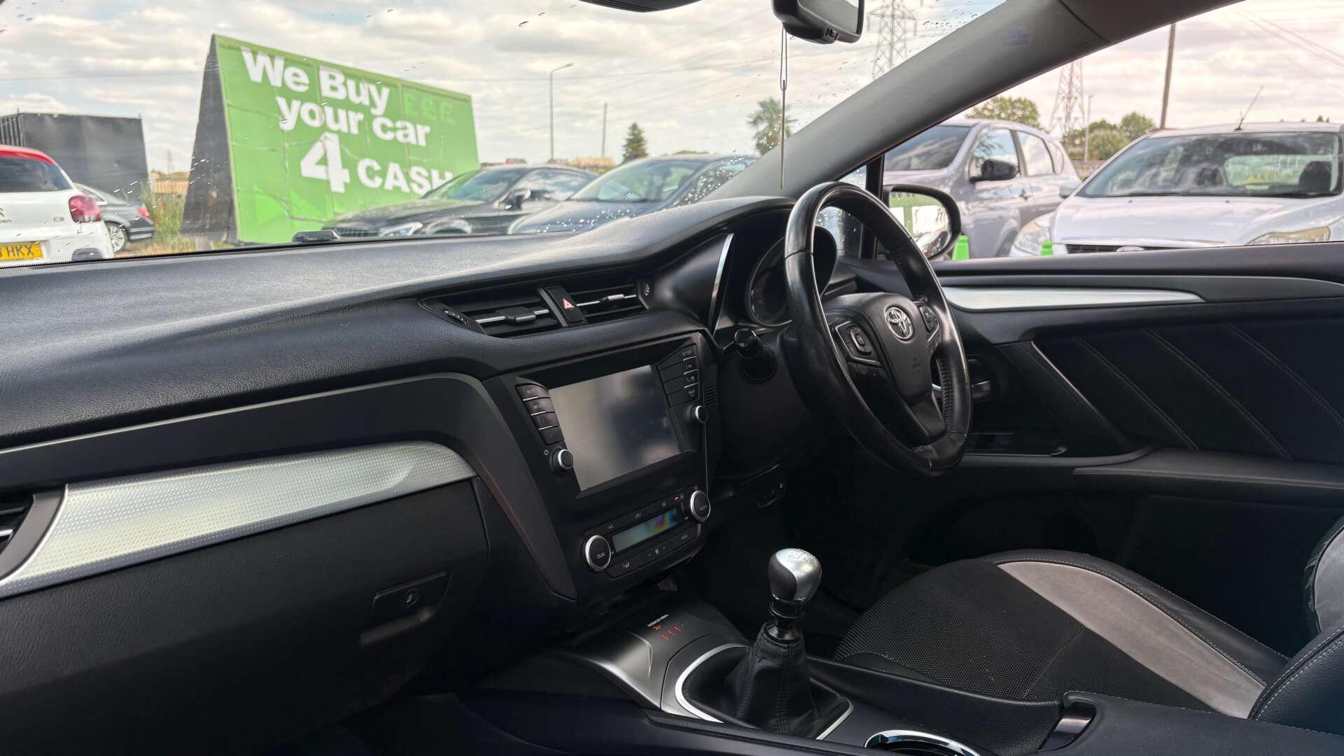 Toyota Avensis view 14