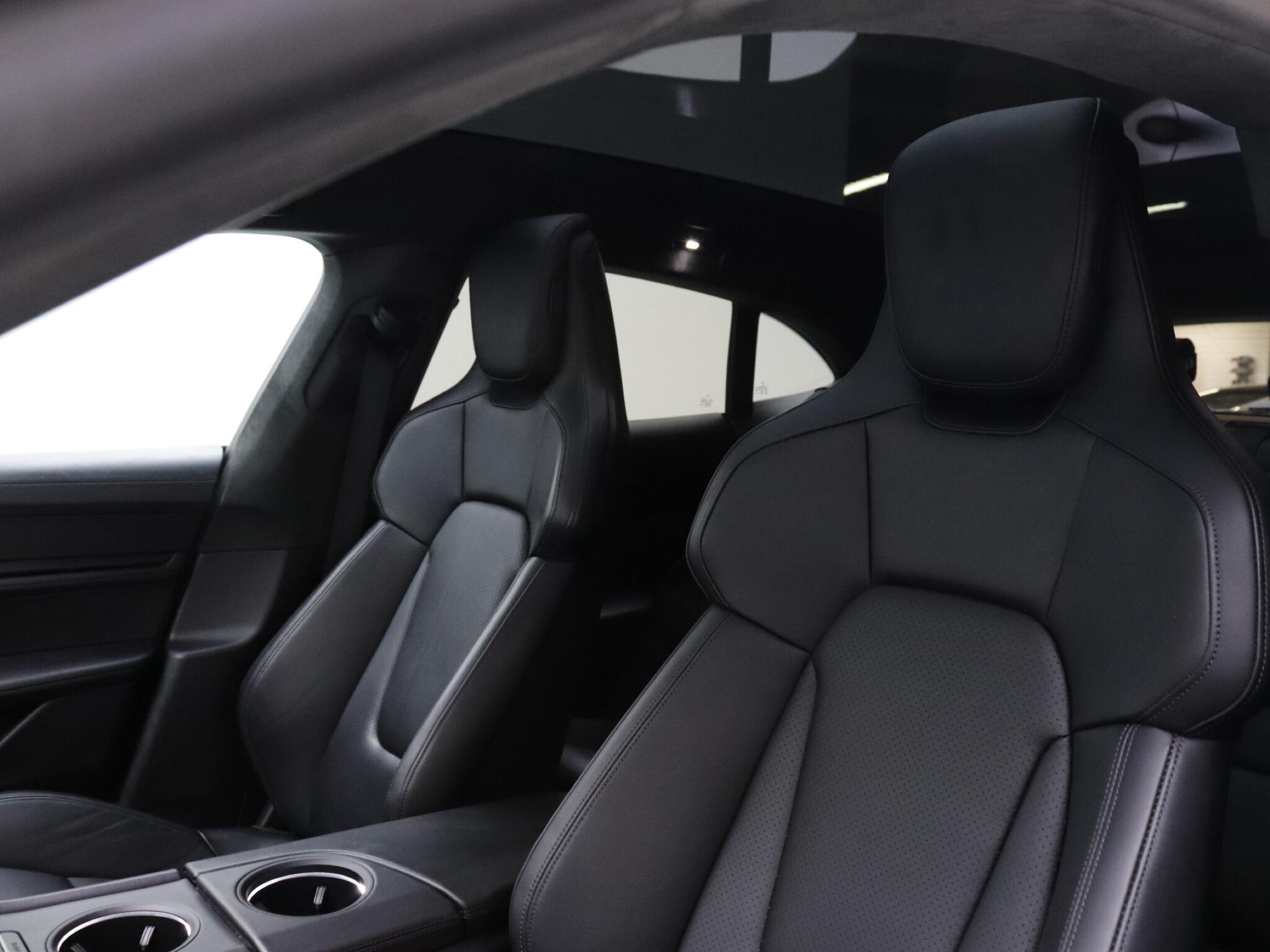 Porsche Taycan view 15