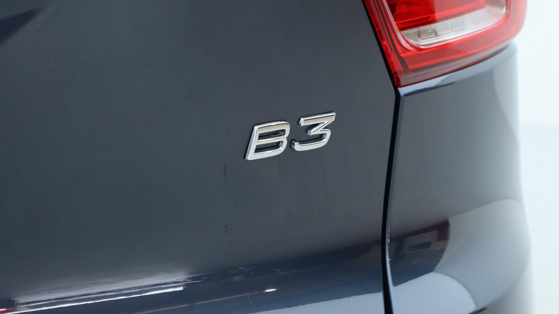 Volvo XC40 view 40