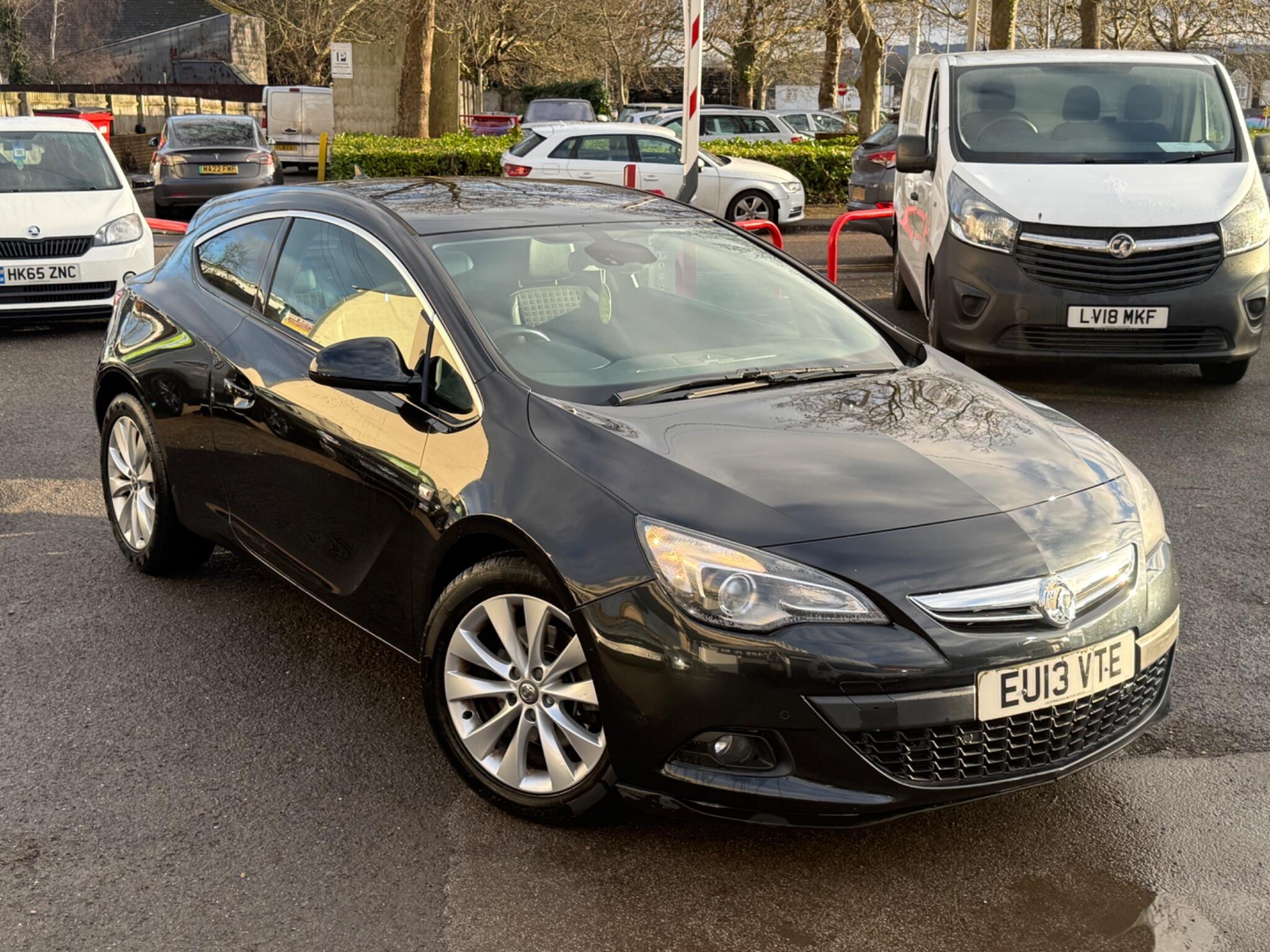Vauxhall Astra GTC - Image 6