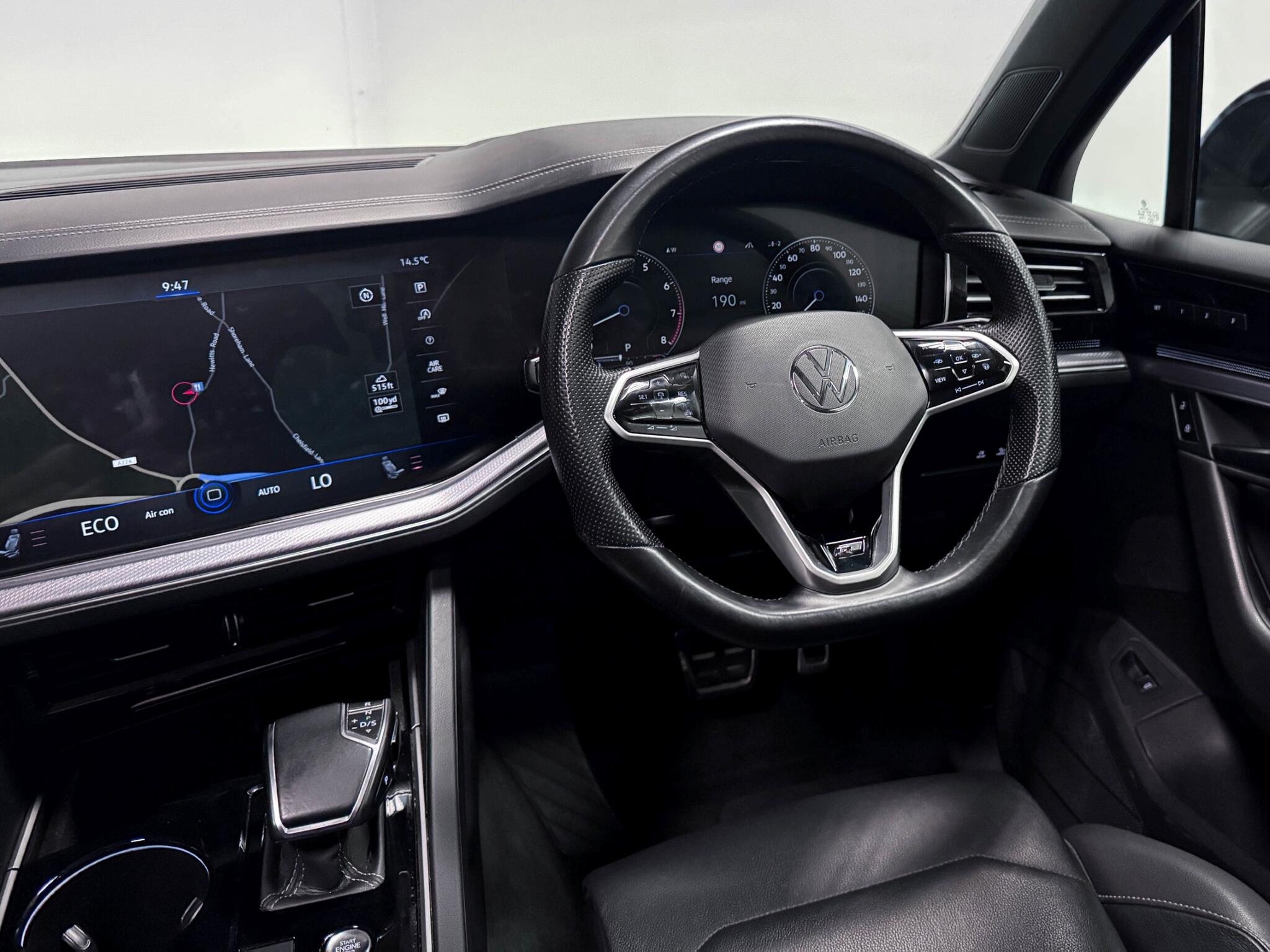 Volkswagen Touareg view 23