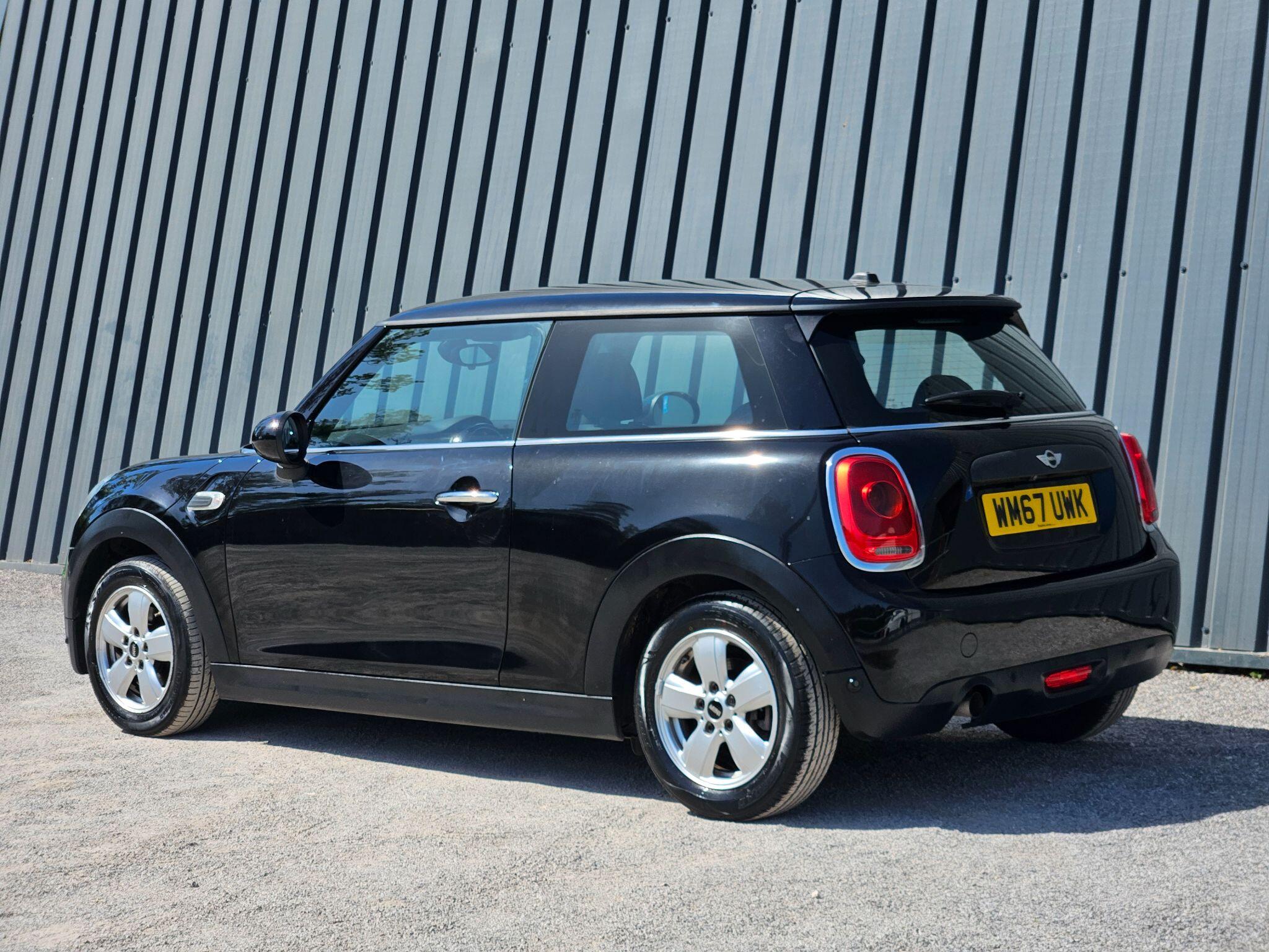 2018 MINI Hatch image 8