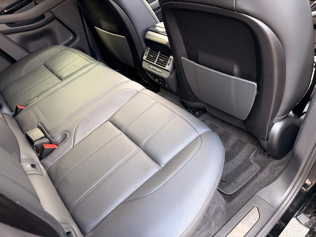 Land Rover Range Rover Evoque view 39