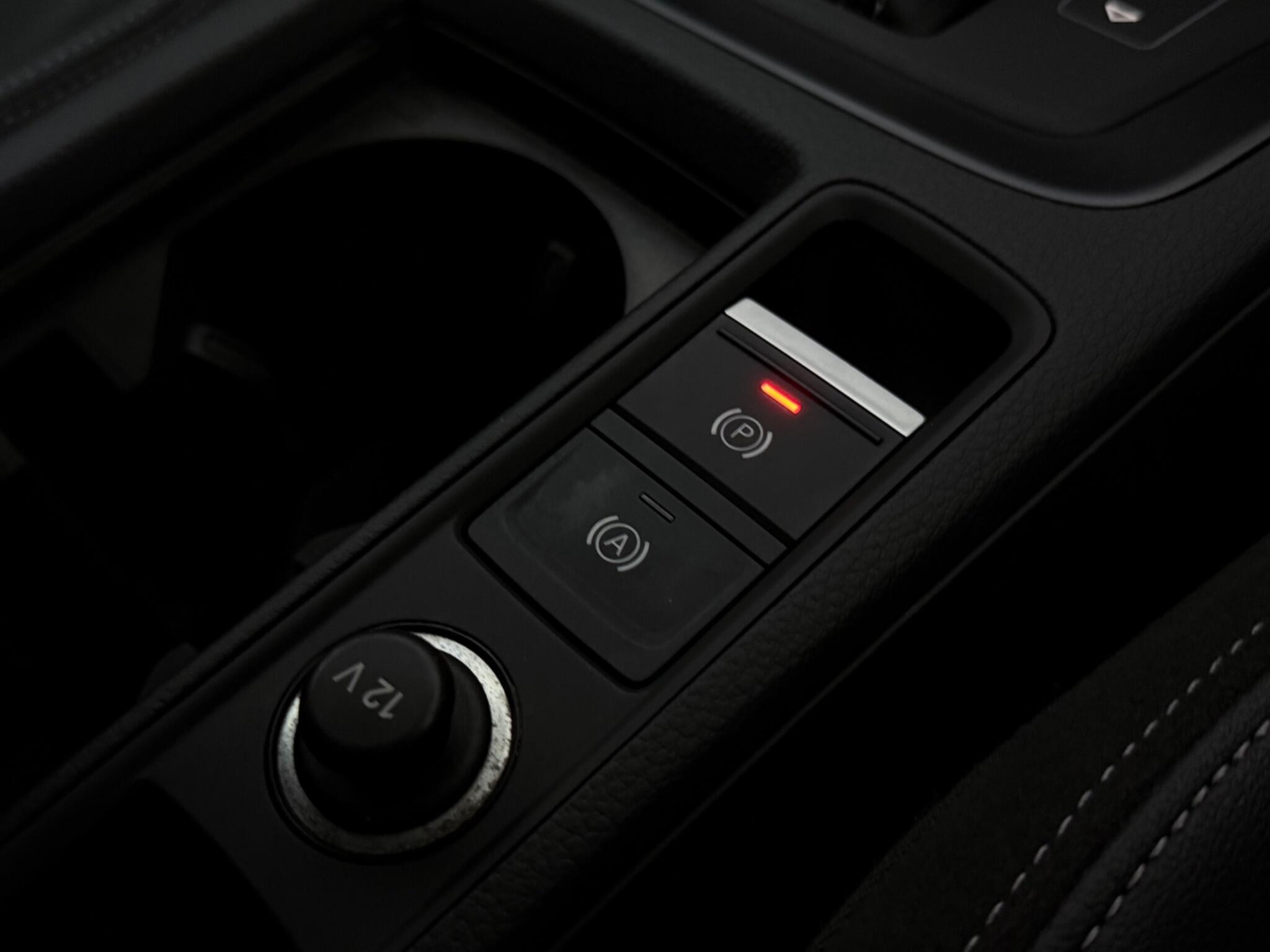 Audi Q3 view 24