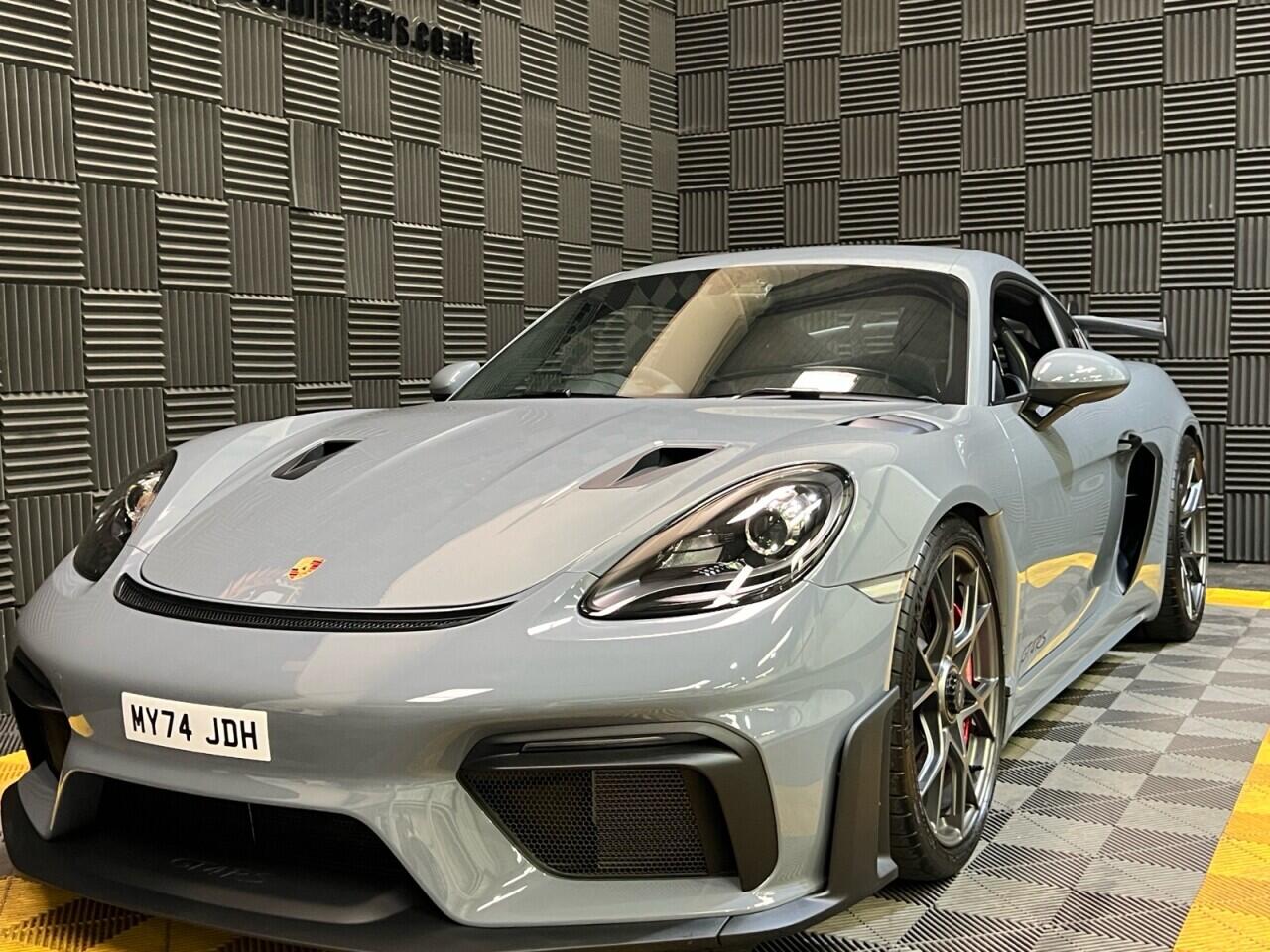 Porsche 718 Cayman view 23