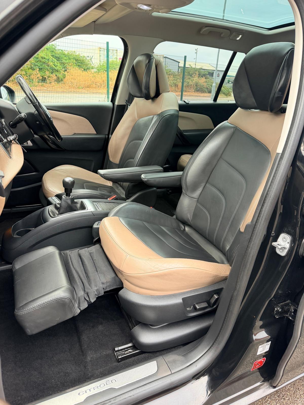 Citroen Grand C4 Picasso view 38