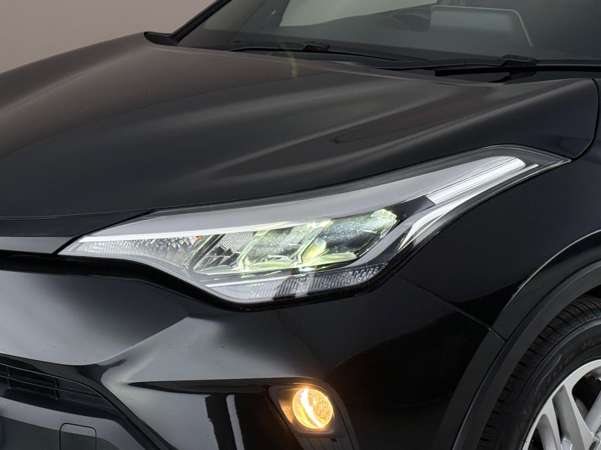 Toyota C-HR view 12