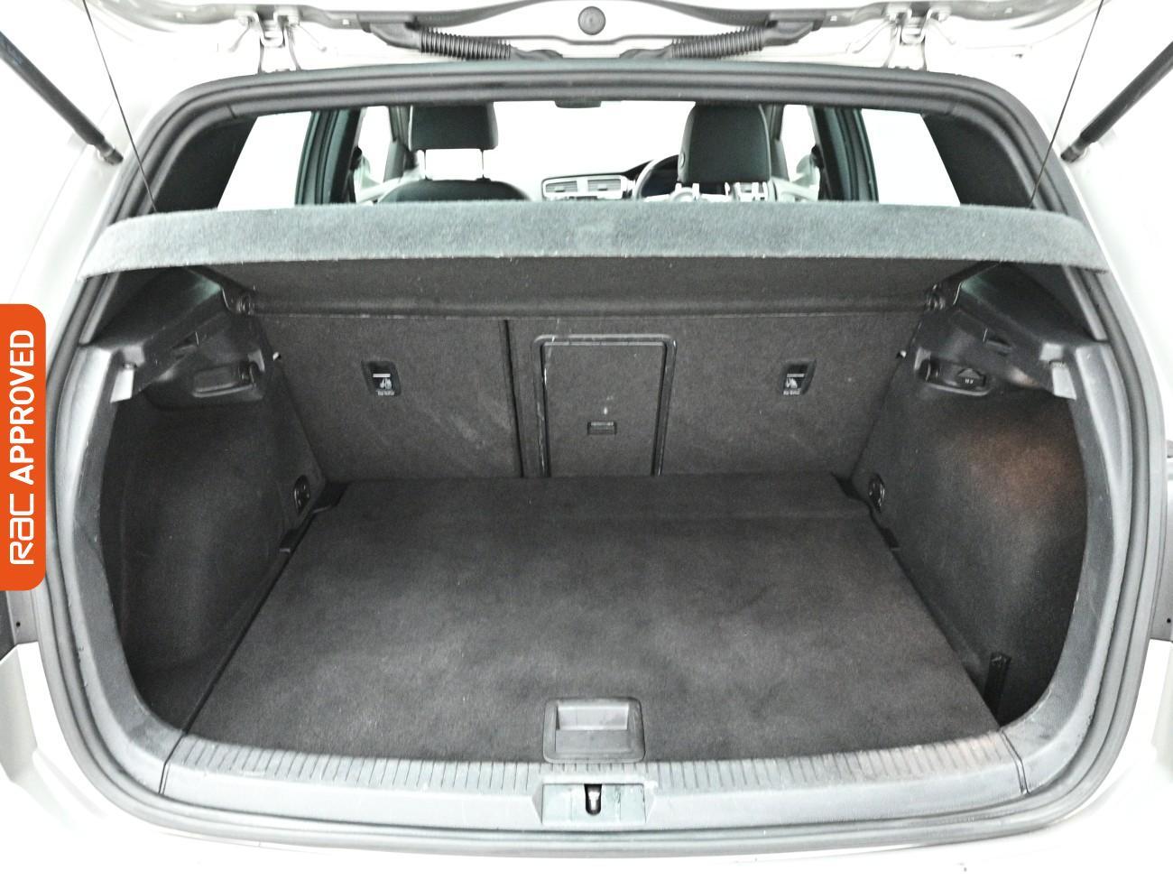 Volkswagen Golf view 25