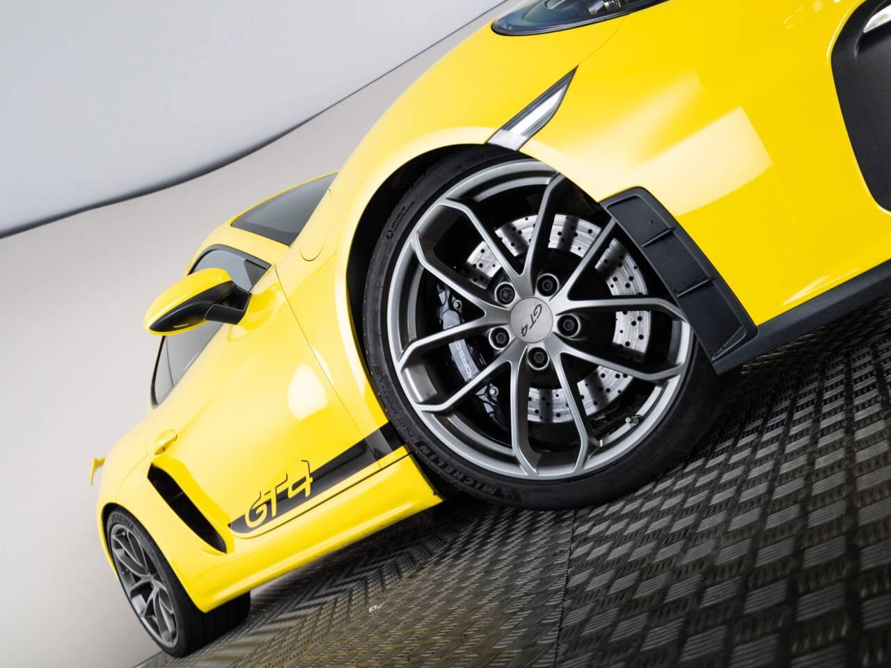 Porsche Cayman view 20