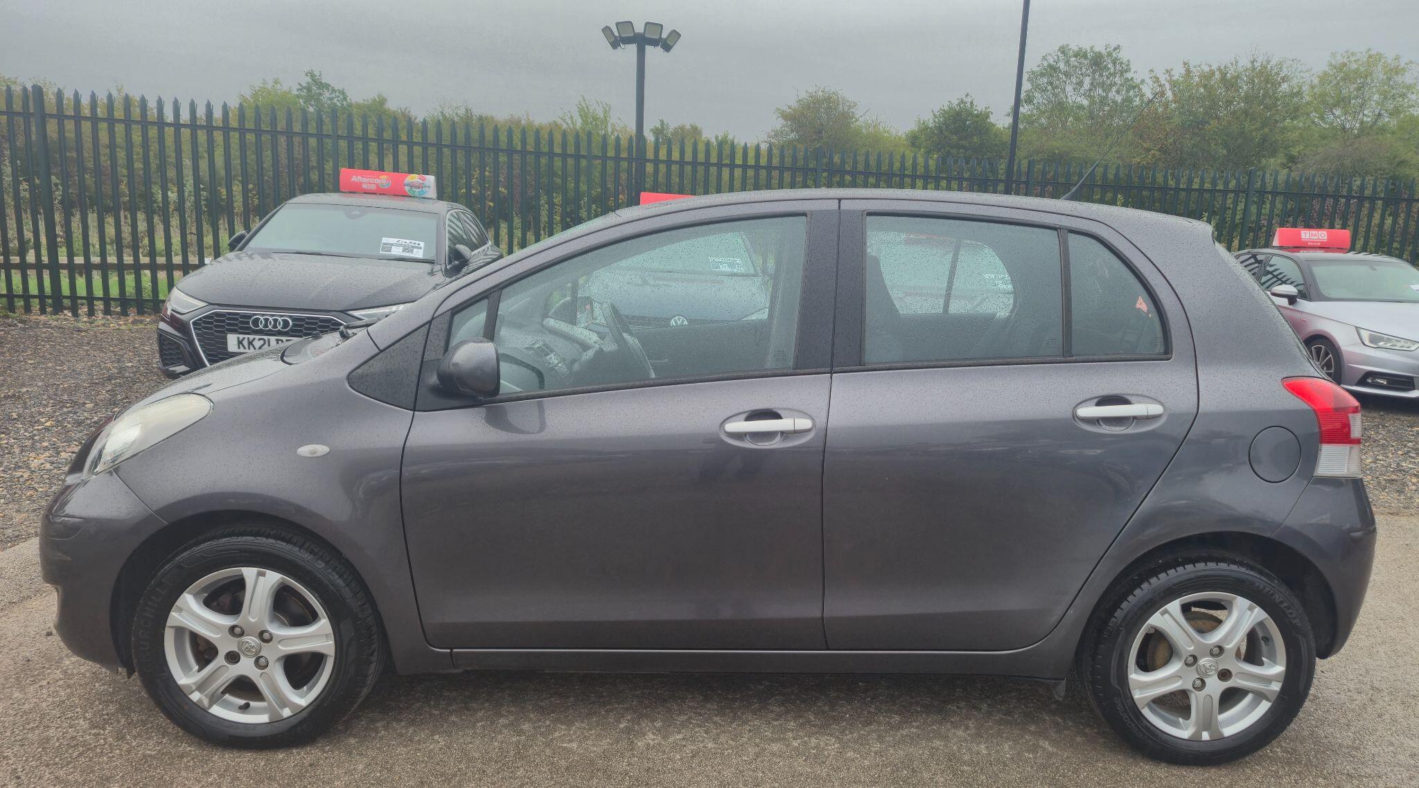 Toyota Yaris view 2